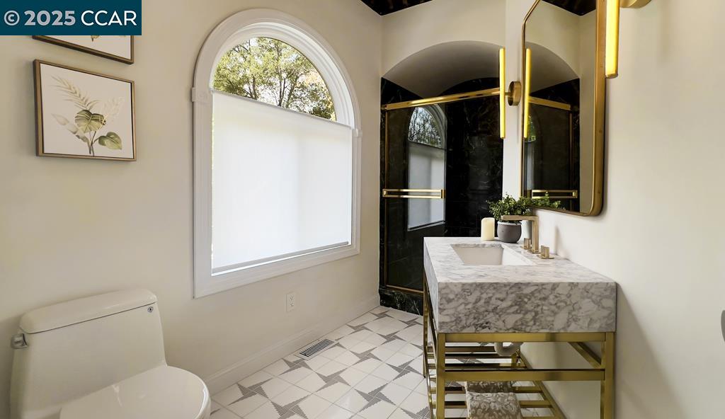 Detail Gallery Image 21 of 60 For 800 Hamilton Dr, Pleasant Hill,  CA 94523 - 4 Beds | 4 Baths