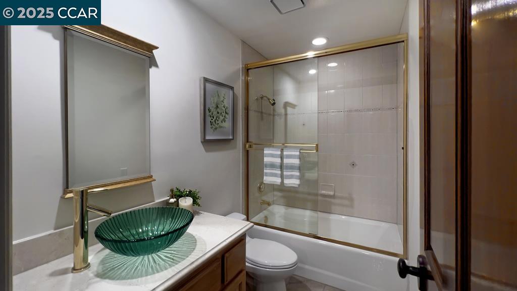 Detail Gallery Image 37 of 60 For 800 Hamilton Dr, Pleasant Hill,  CA 94523 - 4 Beds | 4 Baths