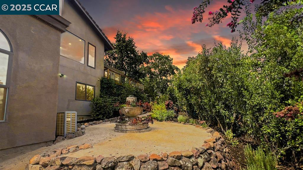 Detail Gallery Image 45 of 60 For 800 Hamilton Dr, Pleasant Hill,  CA 94523 - 4 Beds | 4 Baths