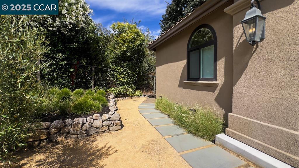 Detail Gallery Image 51 of 60 For 800 Hamilton Dr, Pleasant Hill,  CA 94523 - 4 Beds | 4 Baths