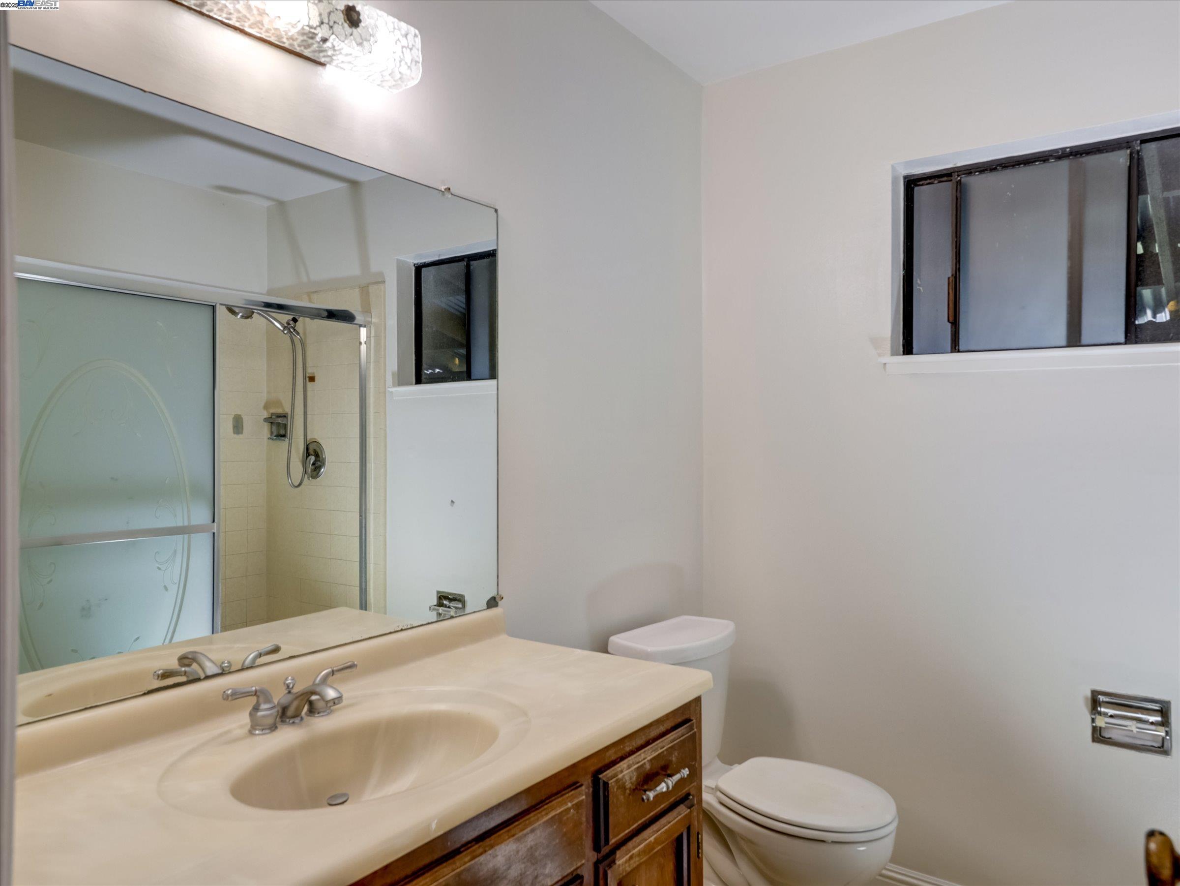 Detail Gallery Image 12 of 20 For 1430 Gordon St, Redwood City,  CA 94061 - 3 Beds | 2/1 Baths