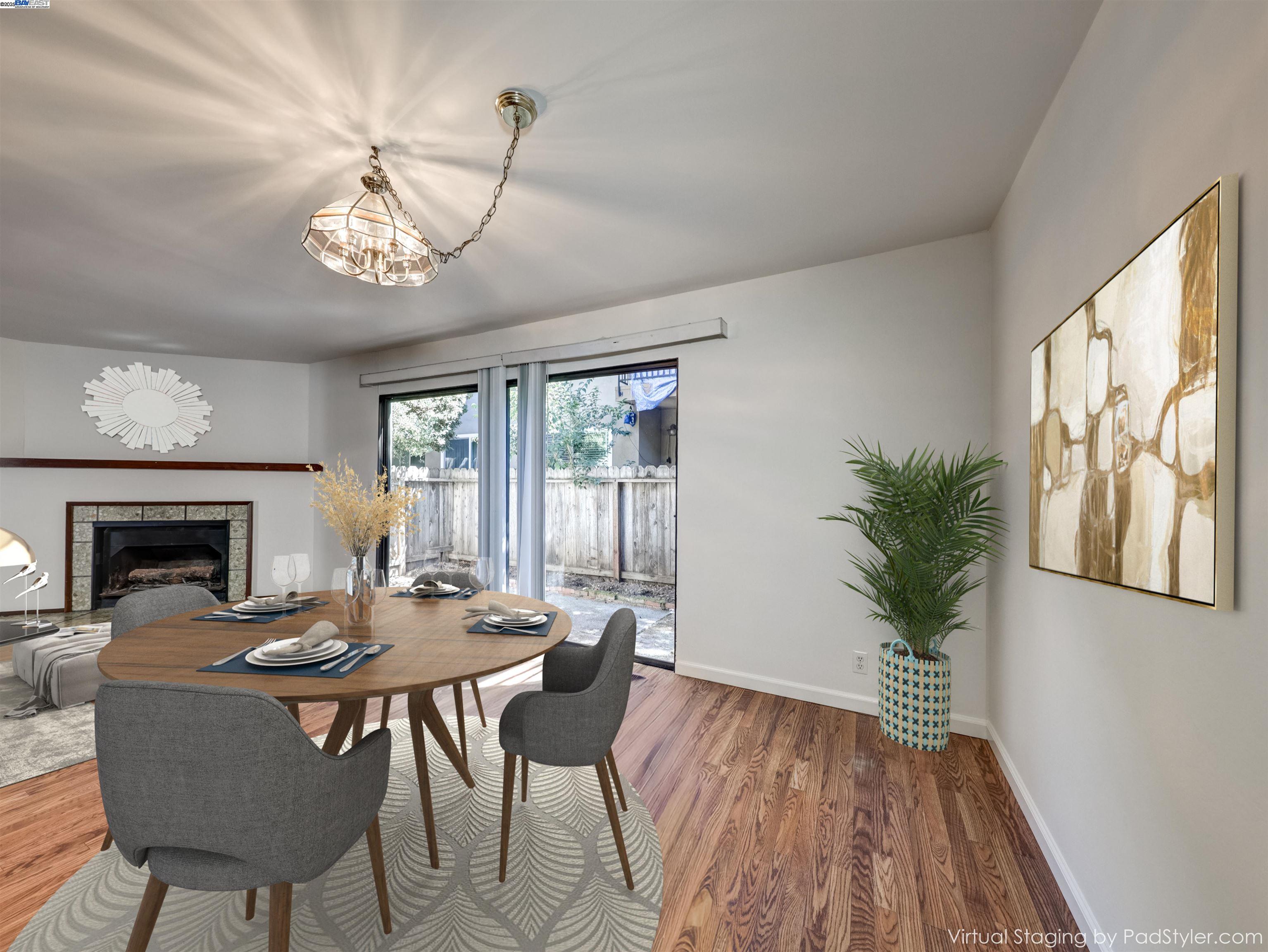 Detail Gallery Image 3 of 20 For 1430 Gordon St, Redwood City,  CA 94061 - 3 Beds | 2/1 Baths