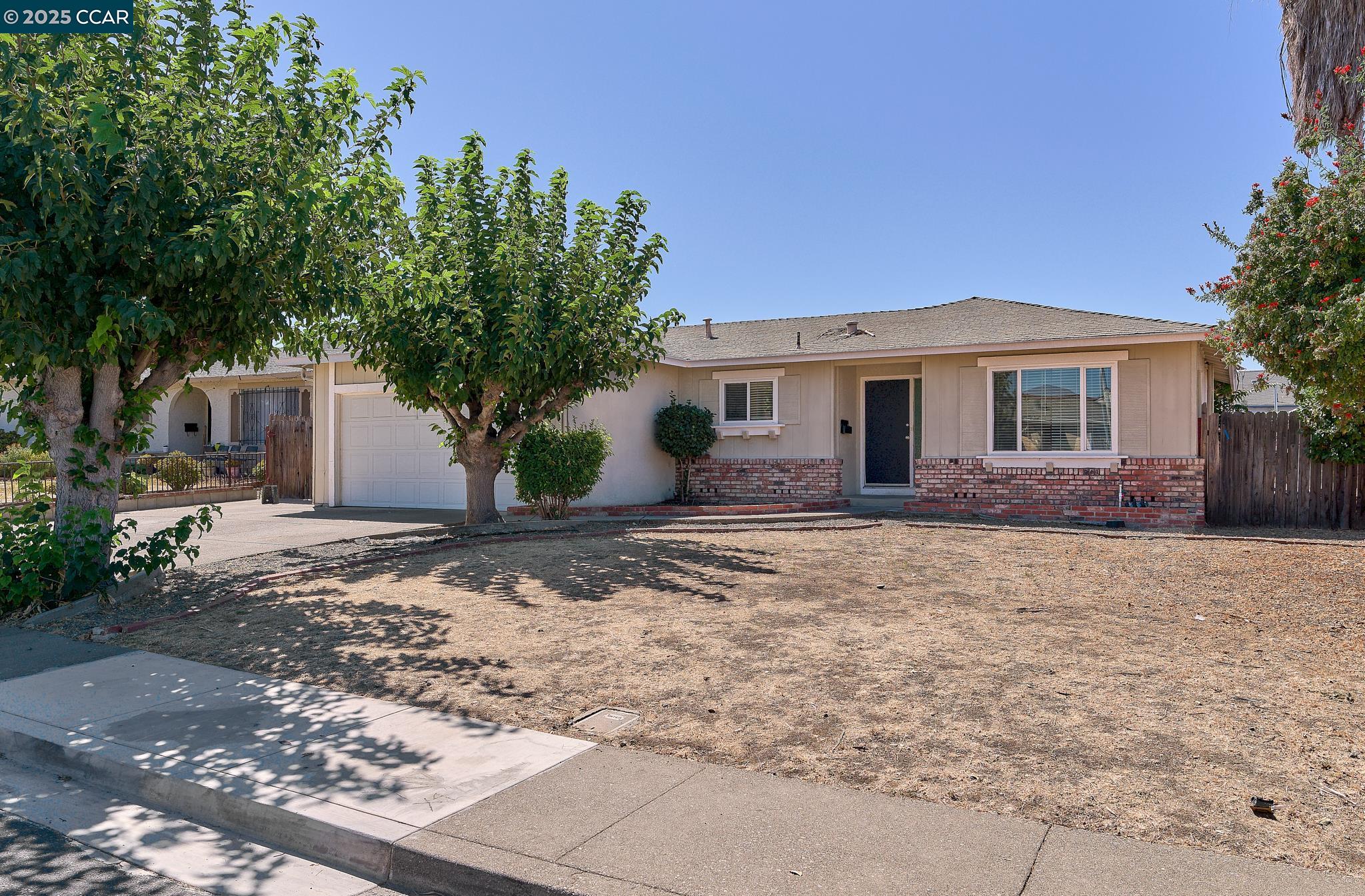 Detail Gallery Image 2 of 25 For 187 Atherton Ave, Pittsburg,  CA 94565 - 4 Beds | 2 Baths