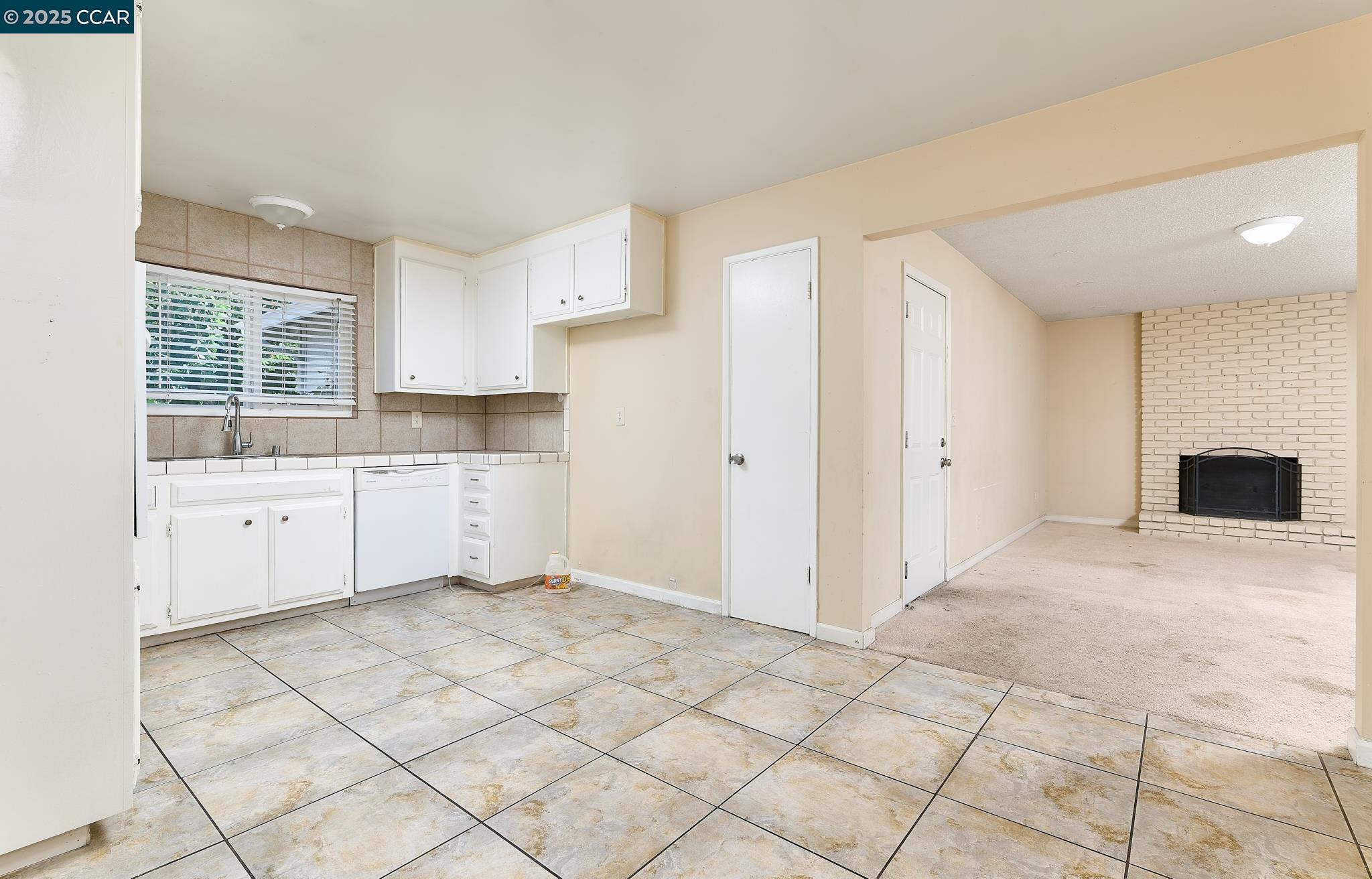 Detail Gallery Image 3 of 25 For 187 Atherton Ave, Pittsburg,  CA 94565 - 4 Beds | 2 Baths