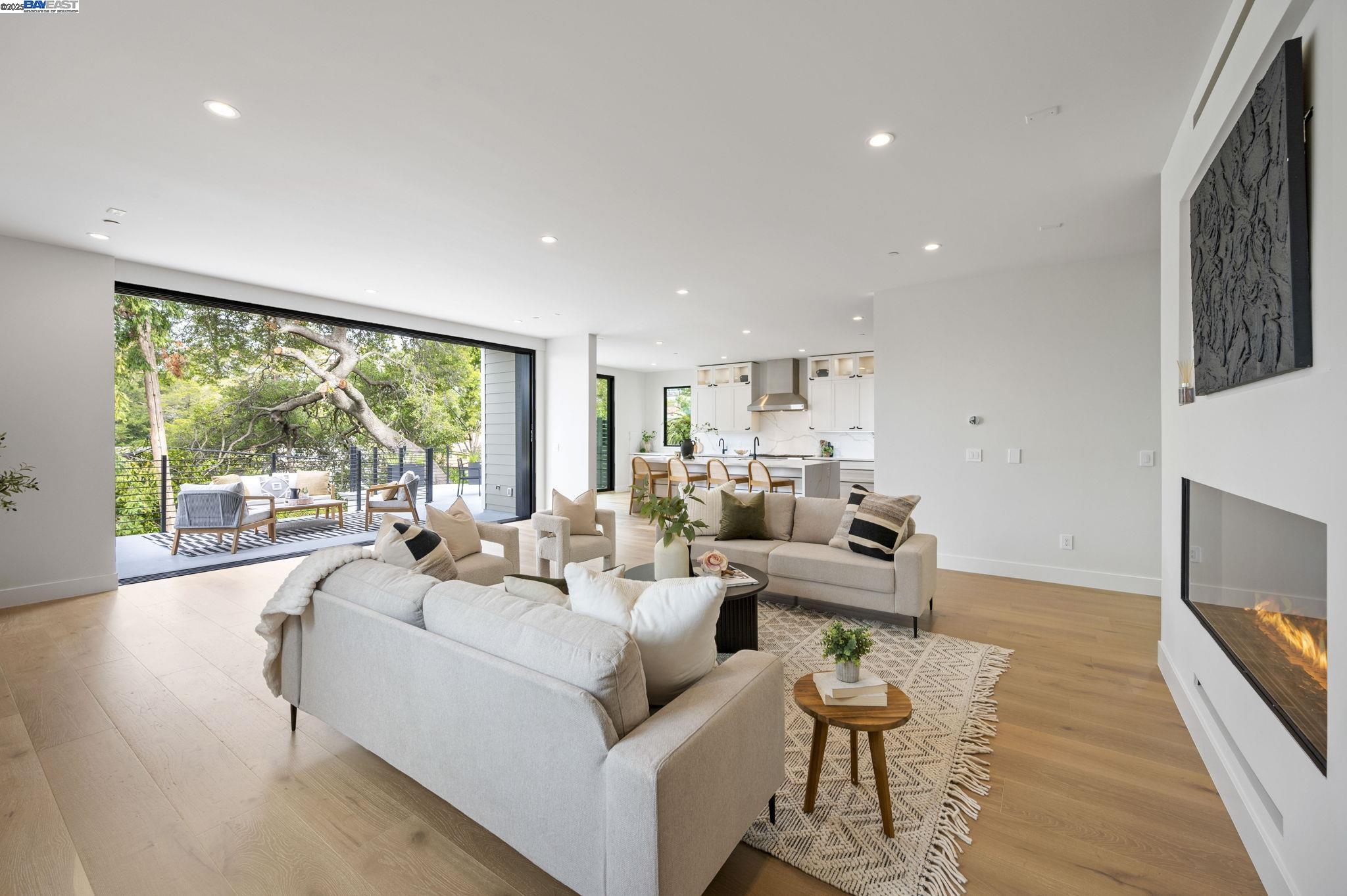 Detail Gallery Image 1 of 60 For 5883 Margarido Dr, Oakland,  CA 94618 - 5 Beds | 5/1 Baths
