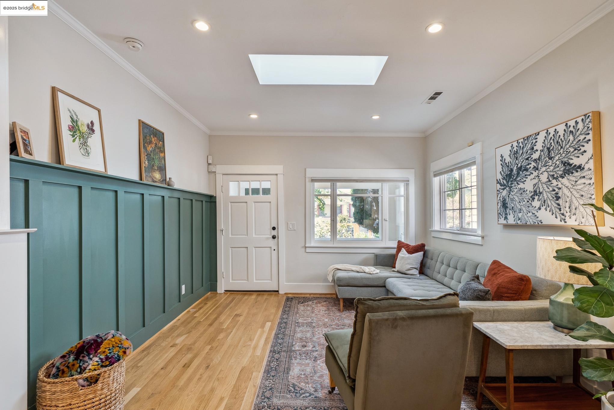 Detail Gallery Image 14 of 60 For 1112 Ward St, Berkeley,  CA 94702 - 3 Beds | 2 Baths