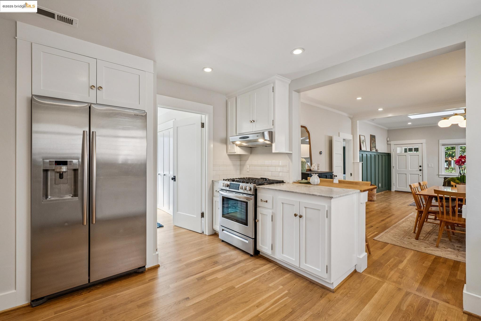 Detail Gallery Image 27 of 60 For 1112 Ward St, Berkeley,  CA 94702 - 3 Beds | 2 Baths