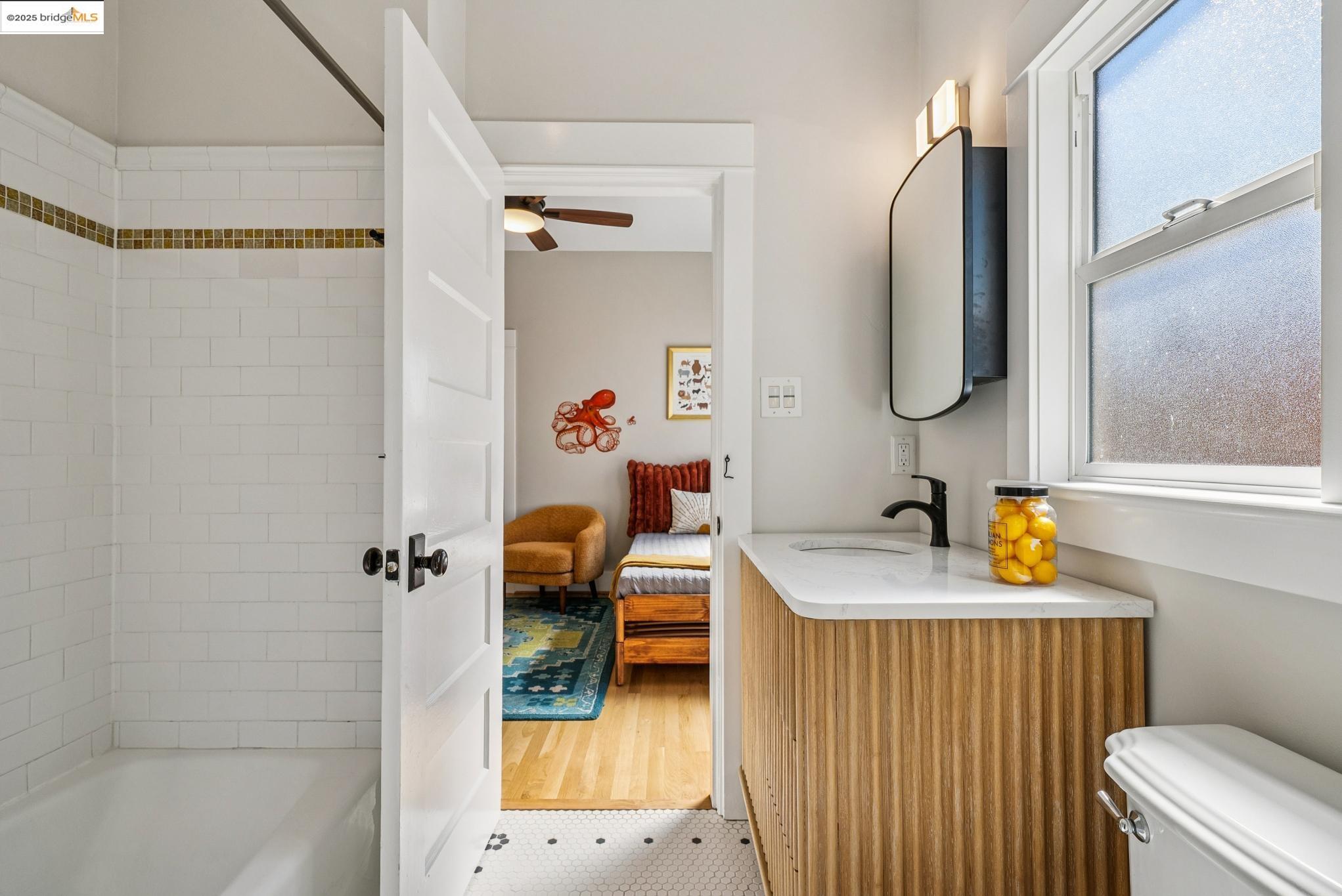 Detail Gallery Image 33 of 60 For 1112 Ward St, Berkeley,  CA 94702 - 3 Beds | 2 Baths