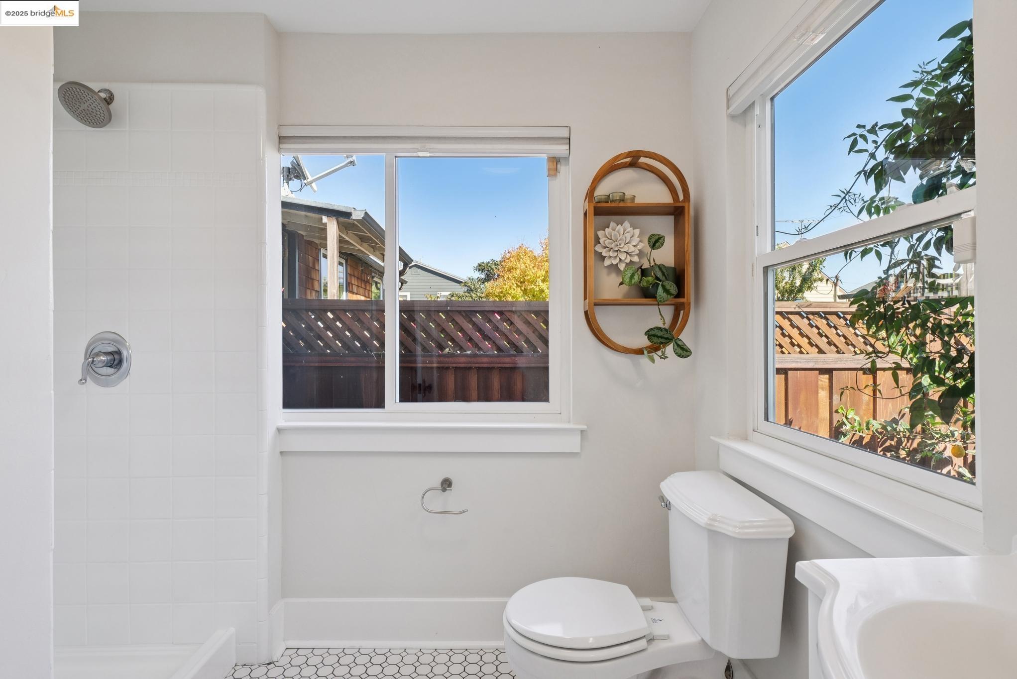 Detail Gallery Image 43 of 60 For 1112 Ward St, Berkeley,  CA 94702 - 3 Beds | 2 Baths