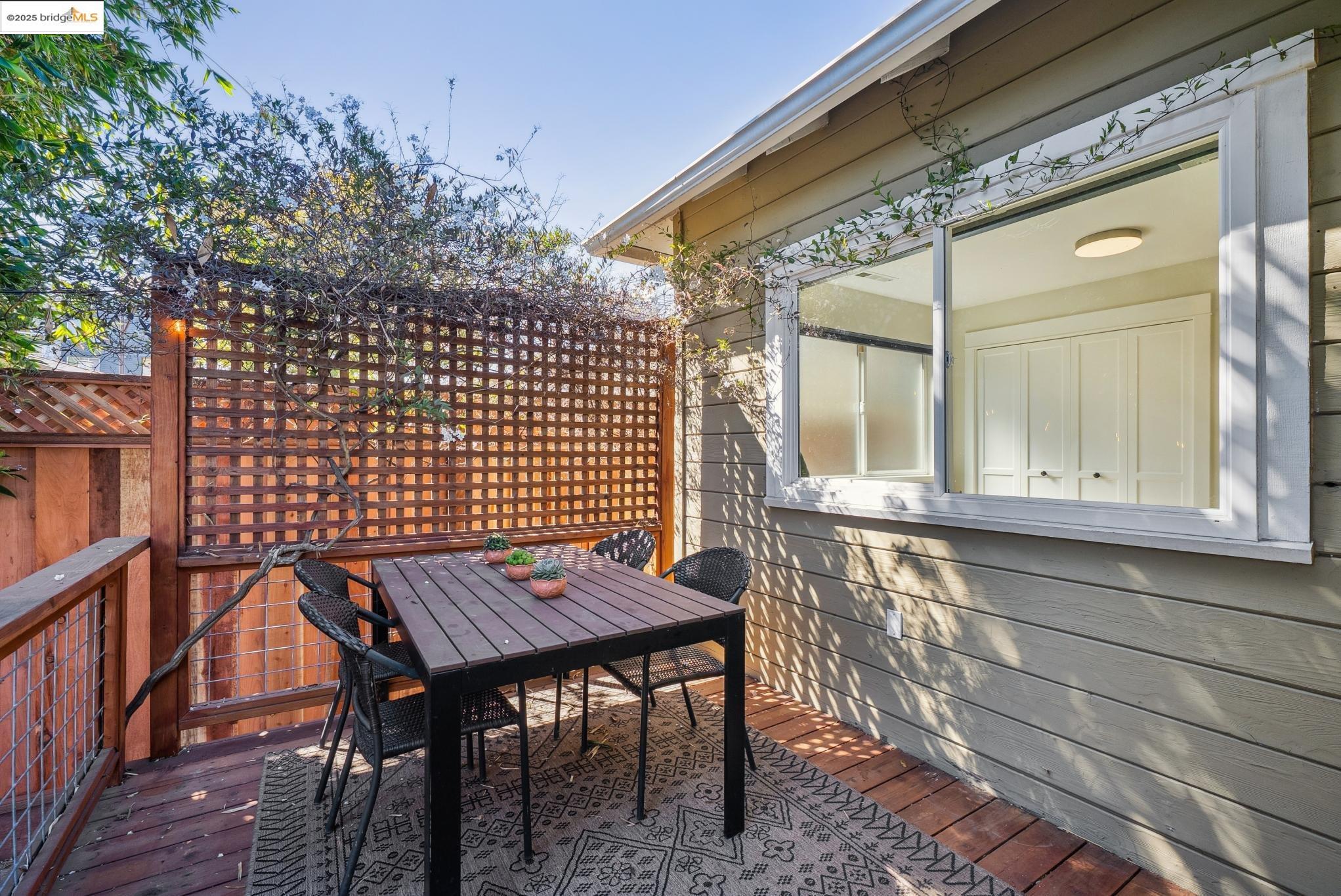 Detail Gallery Image 47 of 60 For 1112 Ward St, Berkeley,  CA 94702 - 3 Beds | 2 Baths