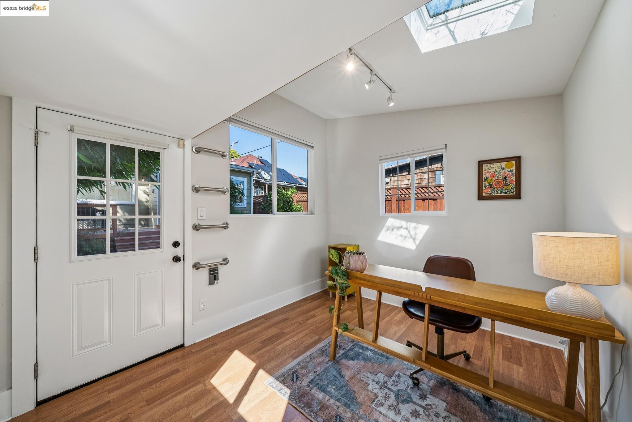 Detail Gallery Image 57 of 60 For 1112 Ward St, Berkeley,  CA 94702 - 3 Beds | 2 Baths
