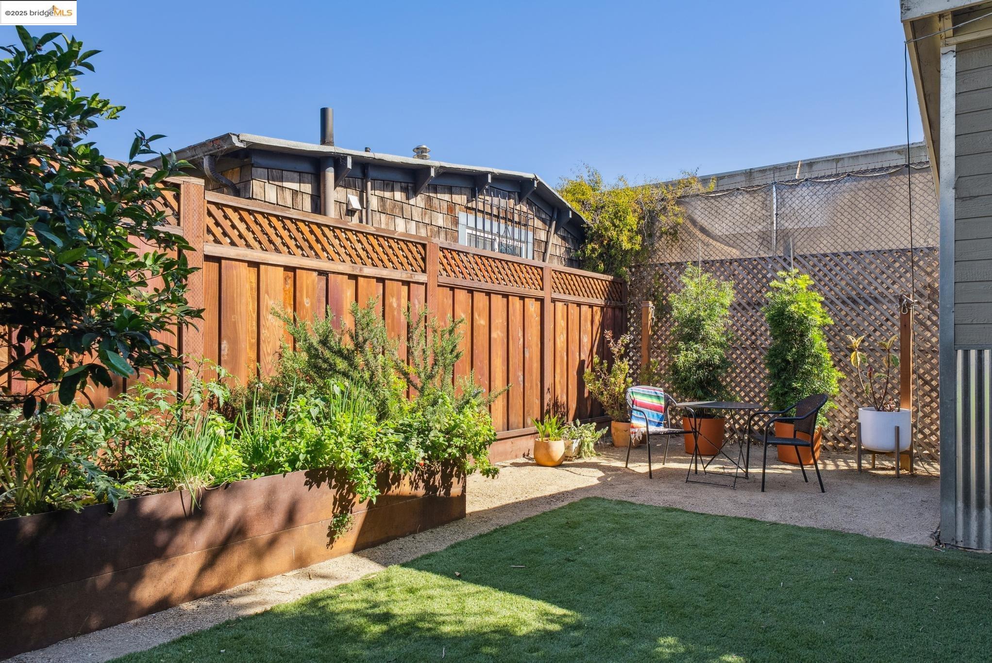 Detail Gallery Image 58 of 60 For 1112 Ward St, Berkeley,  CA 94702 - 3 Beds | 2 Baths