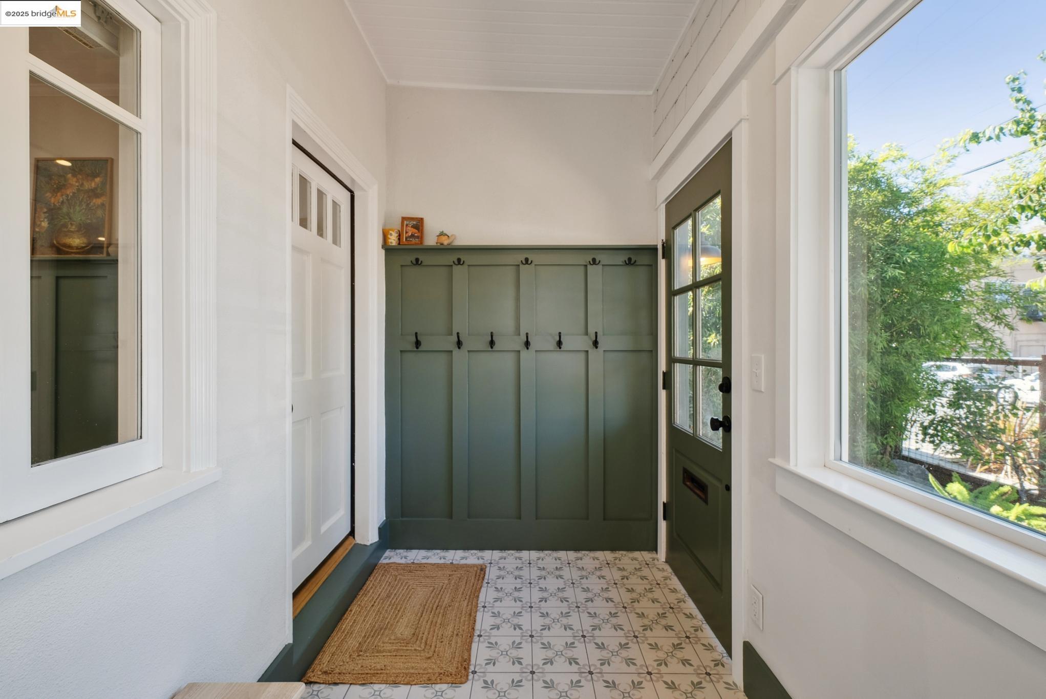Detail Gallery Image 10 of 60 For 1112 Ward St, Berkeley,  CA 94702 - 3 Beds | 2 Baths