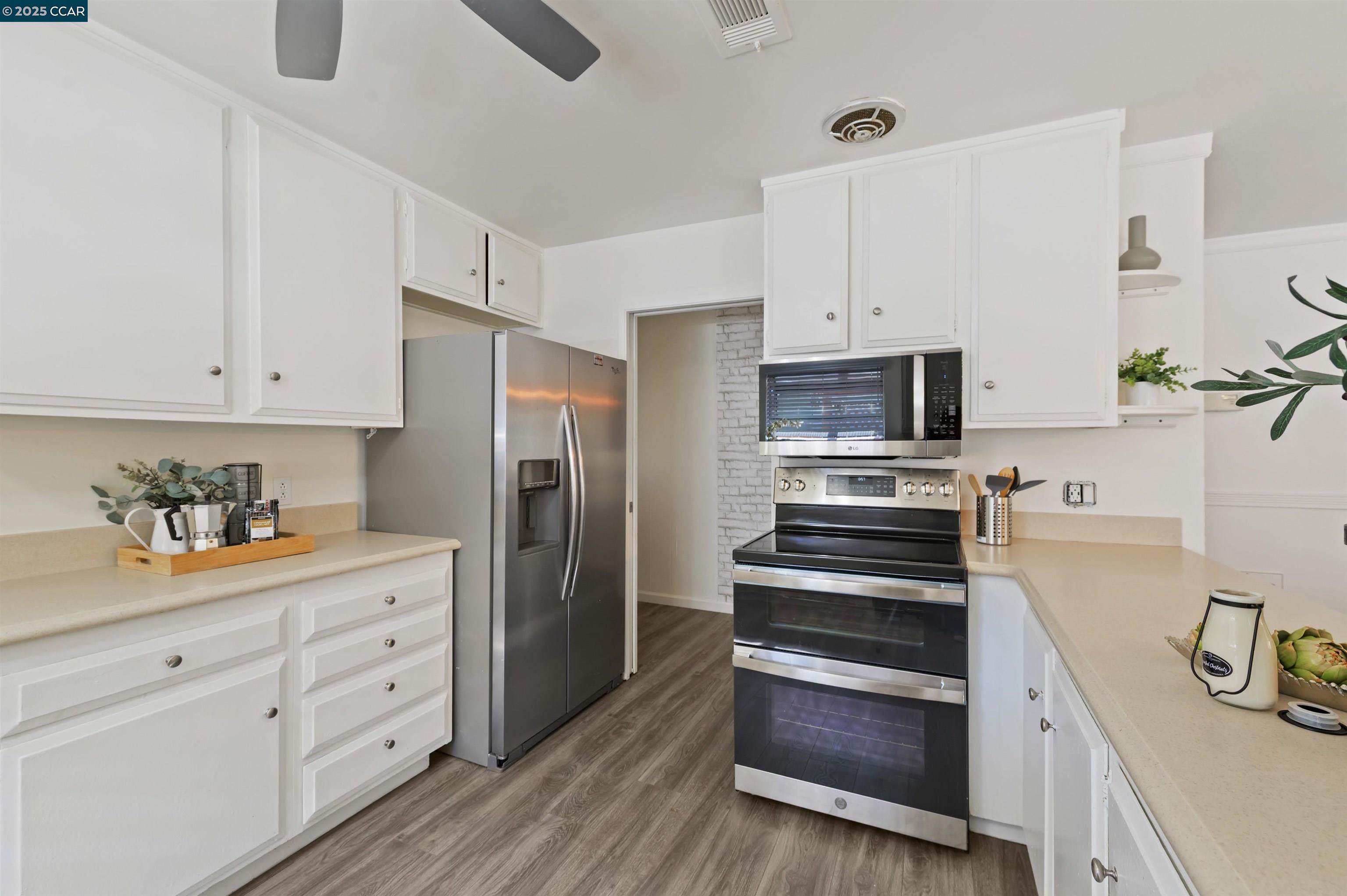 Detail Gallery Image 13 of 47 For 5179 Crocus Way, Livermore,  CA 94551 - 3 Beds | 2 Baths