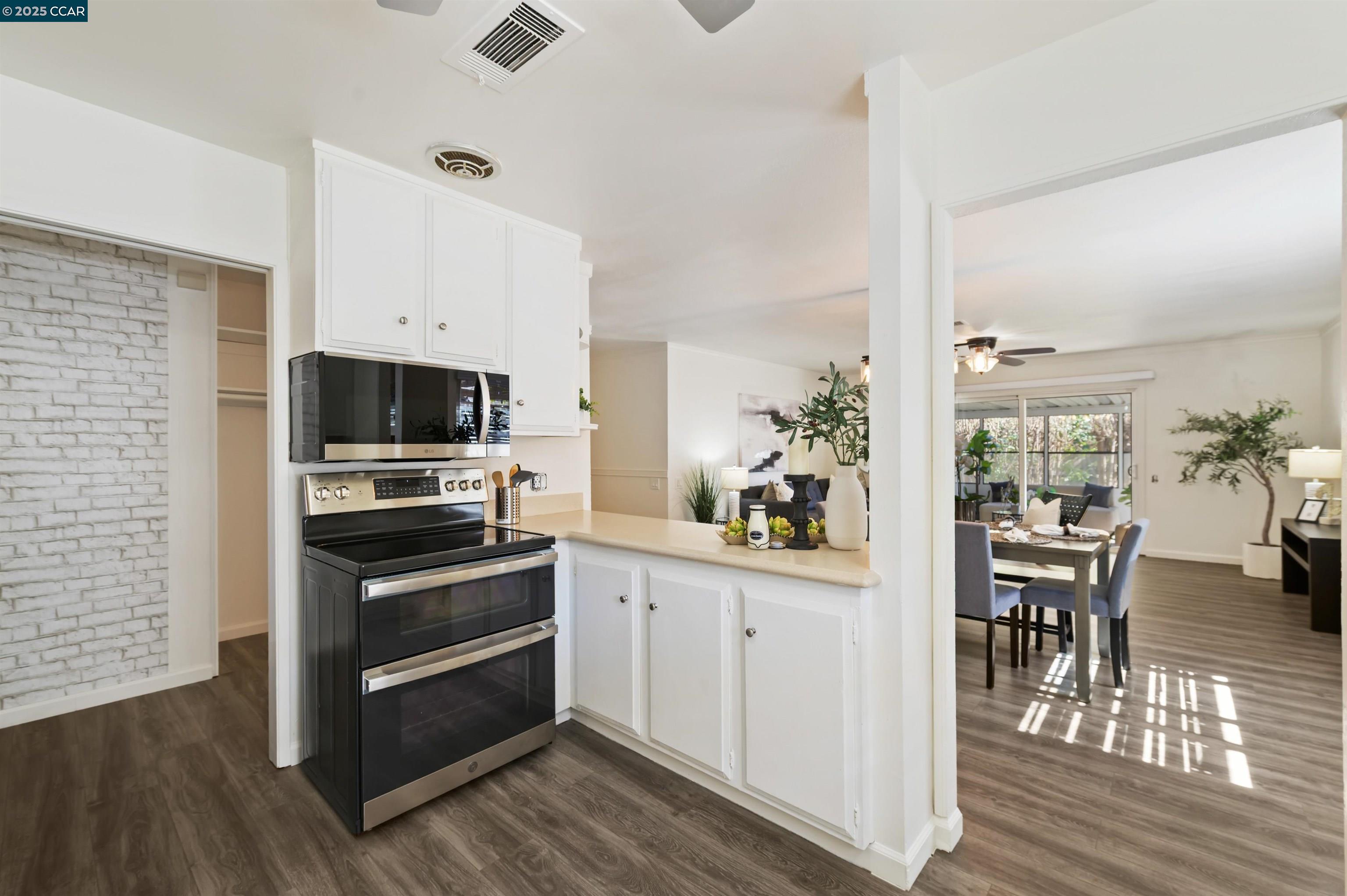 Detail Gallery Image 14 of 47 For 5179 Crocus Way, Livermore,  CA 94551 - 3 Beds | 2 Baths