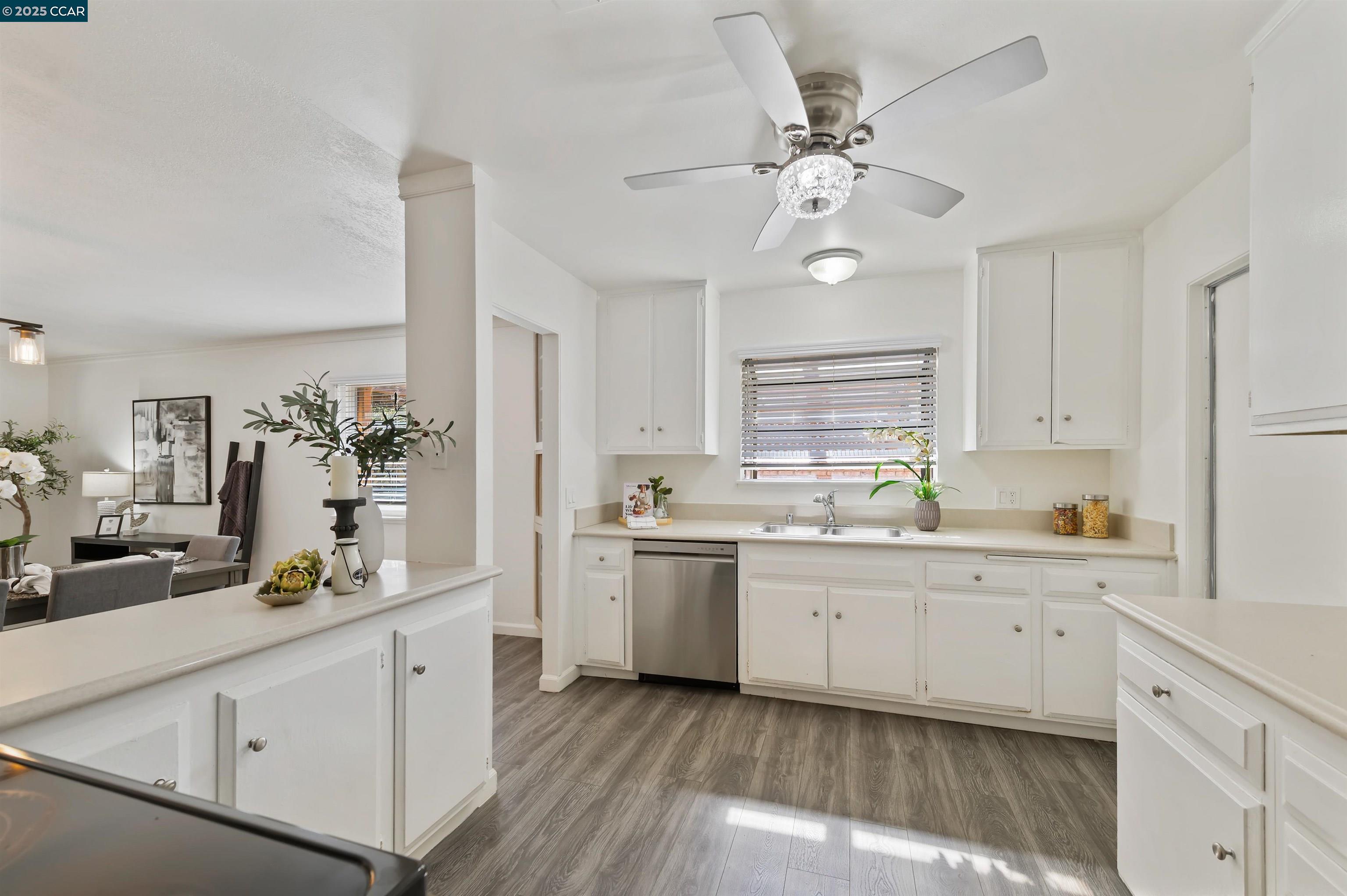 Detail Gallery Image 8 of 47 For 5179 Crocus Way, Livermore,  CA 94551 - 3 Beds | 2 Baths