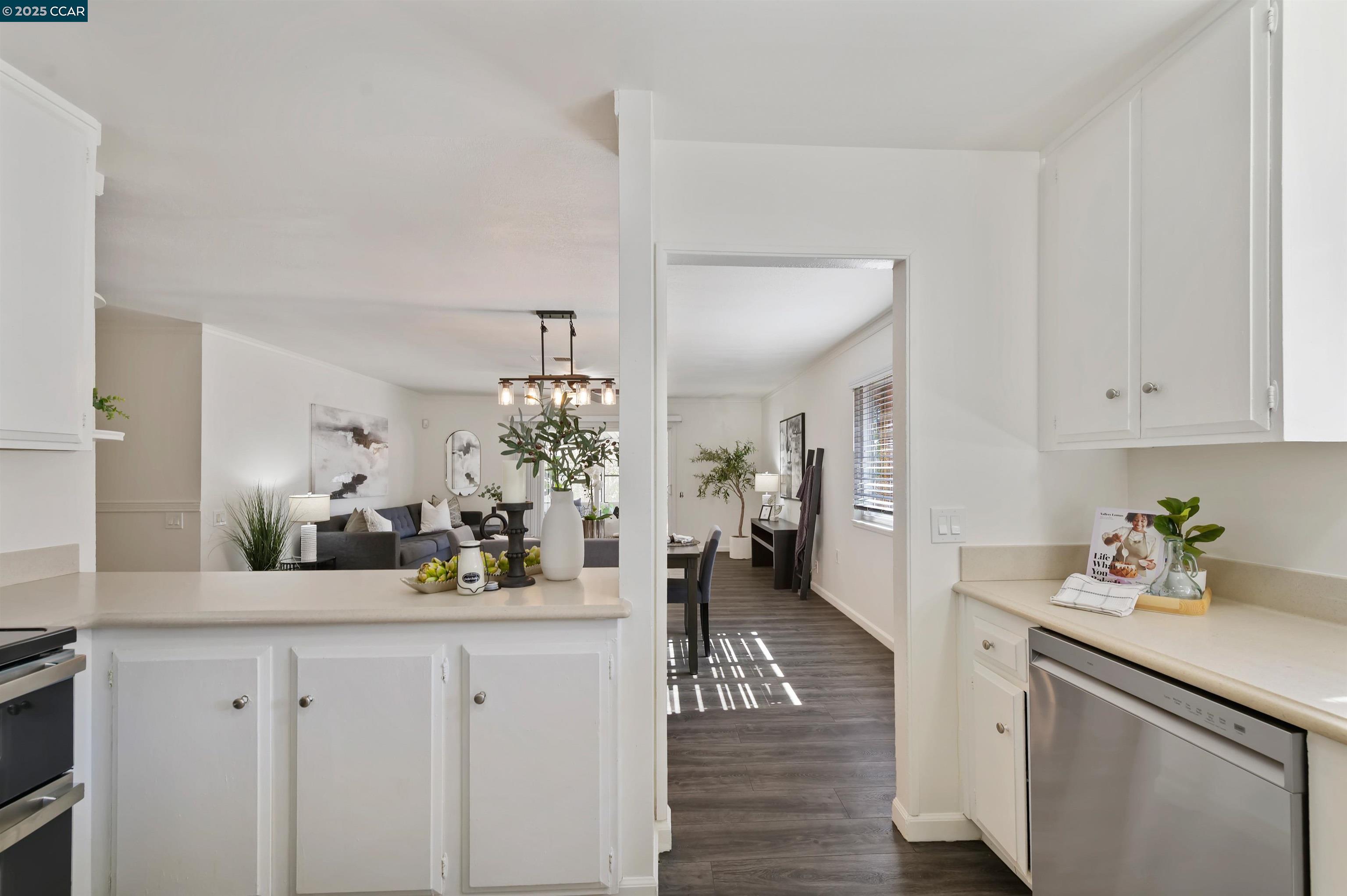 Detail Gallery Image 10 of 47 For 5179 Crocus Way, Livermore,  CA 94551 - 3 Beds | 2 Baths