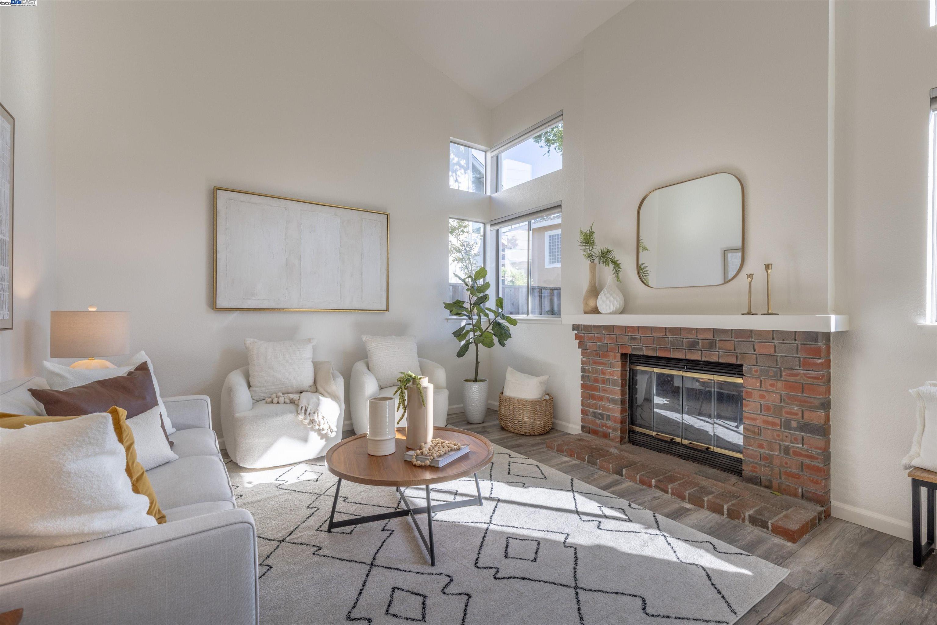 Detail Gallery Image 2 of 42 For 6056 Corte Encinas, Pleasanton,  CA 94566 - 2 Beds | 2 Baths