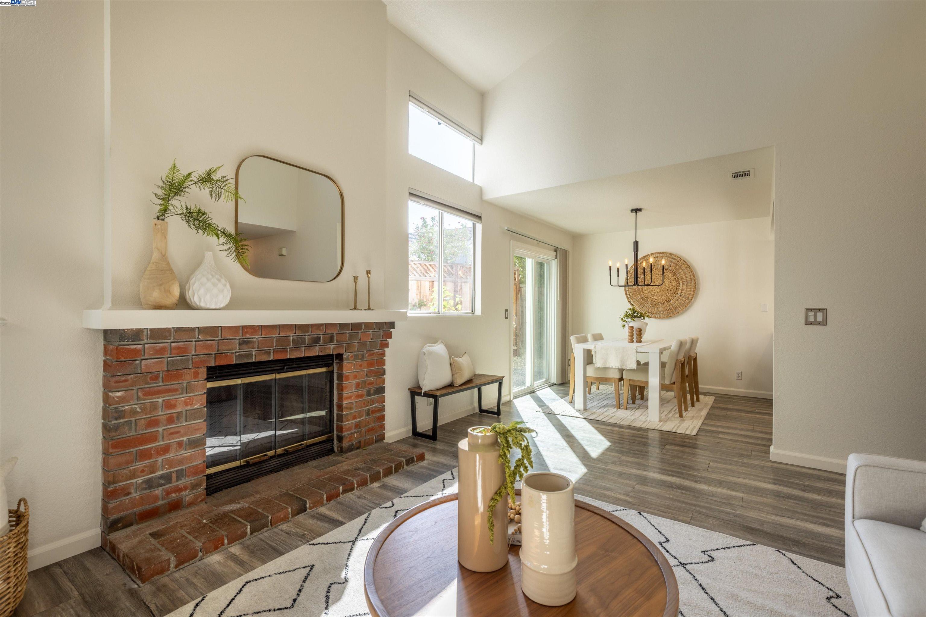 Detail Gallery Image 5 of 42 For 6056 Corte Encinas, Pleasanton,  CA 94566 - 2 Beds | 2 Baths