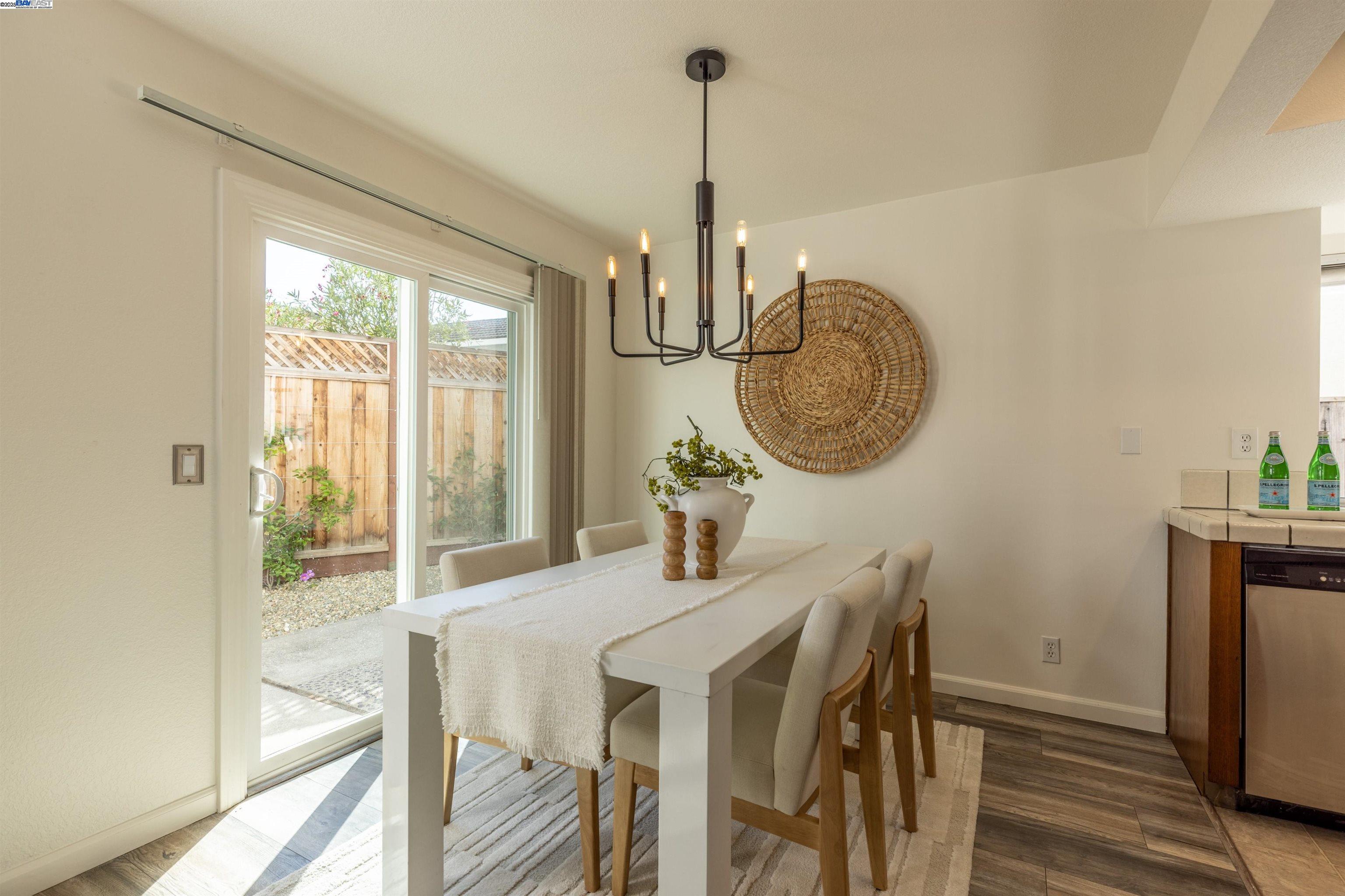 Detail Gallery Image 6 of 42 For 6056 Corte Encinas, Pleasanton,  CA 94566 - 2 Beds | 2 Baths