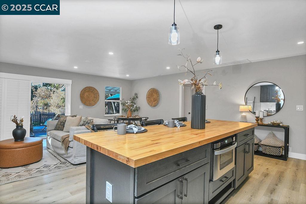 Detail Gallery Image 16 of 45 For 500 Creekside Rd., Pleasant Hill,  CA 94523 - 5 Beds | 3 Baths