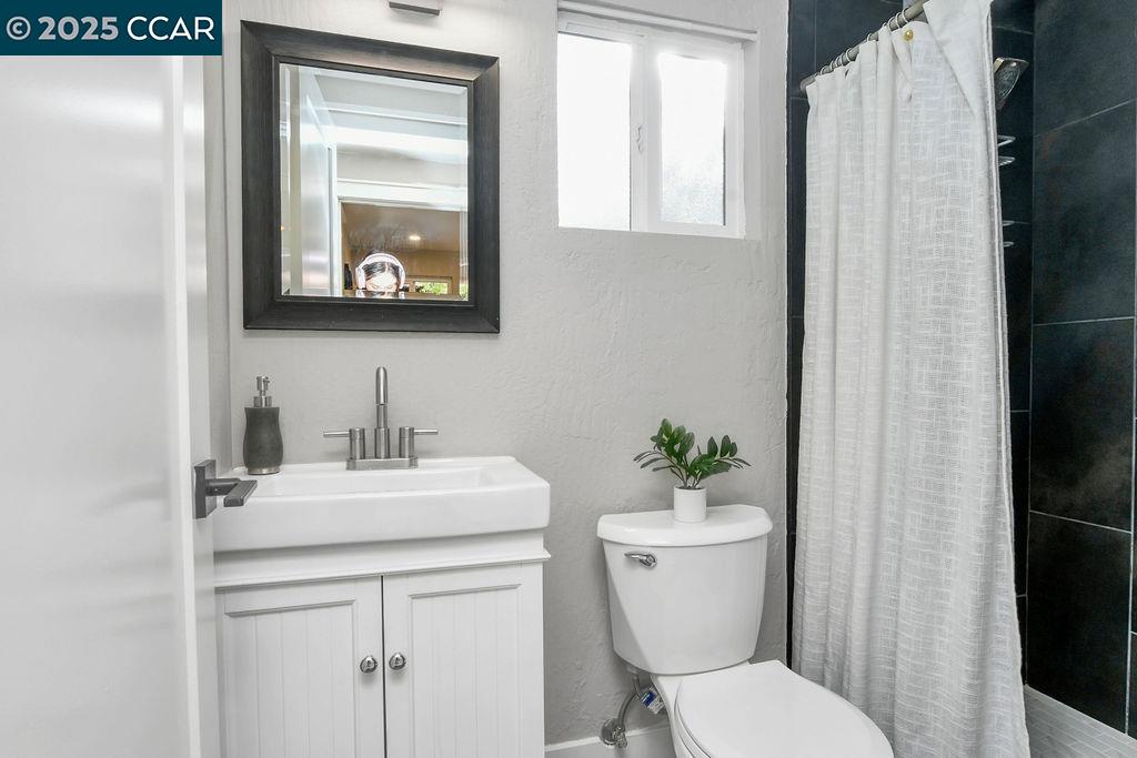 Detail Gallery Image 30 of 45 For 500 Creekside Rd., Pleasant Hill,  CA 94523 - 5 Beds | 3 Baths