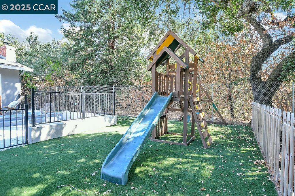 Detail Gallery Image 41 of 45 For 500 Creekside Rd., Pleasant Hill,  CA 94523 - 5 Beds | 3 Baths