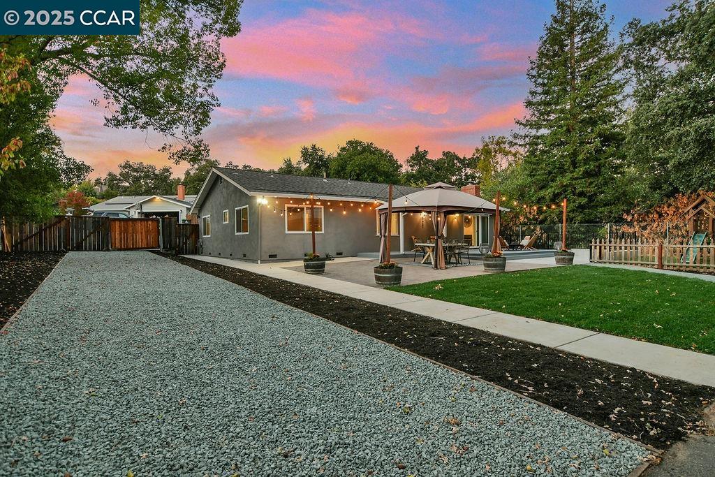 Detail Gallery Image 8 of 45 For 500 Creekside Rd., Pleasant Hill,  CA 94523 - 5 Beds | 3 Baths