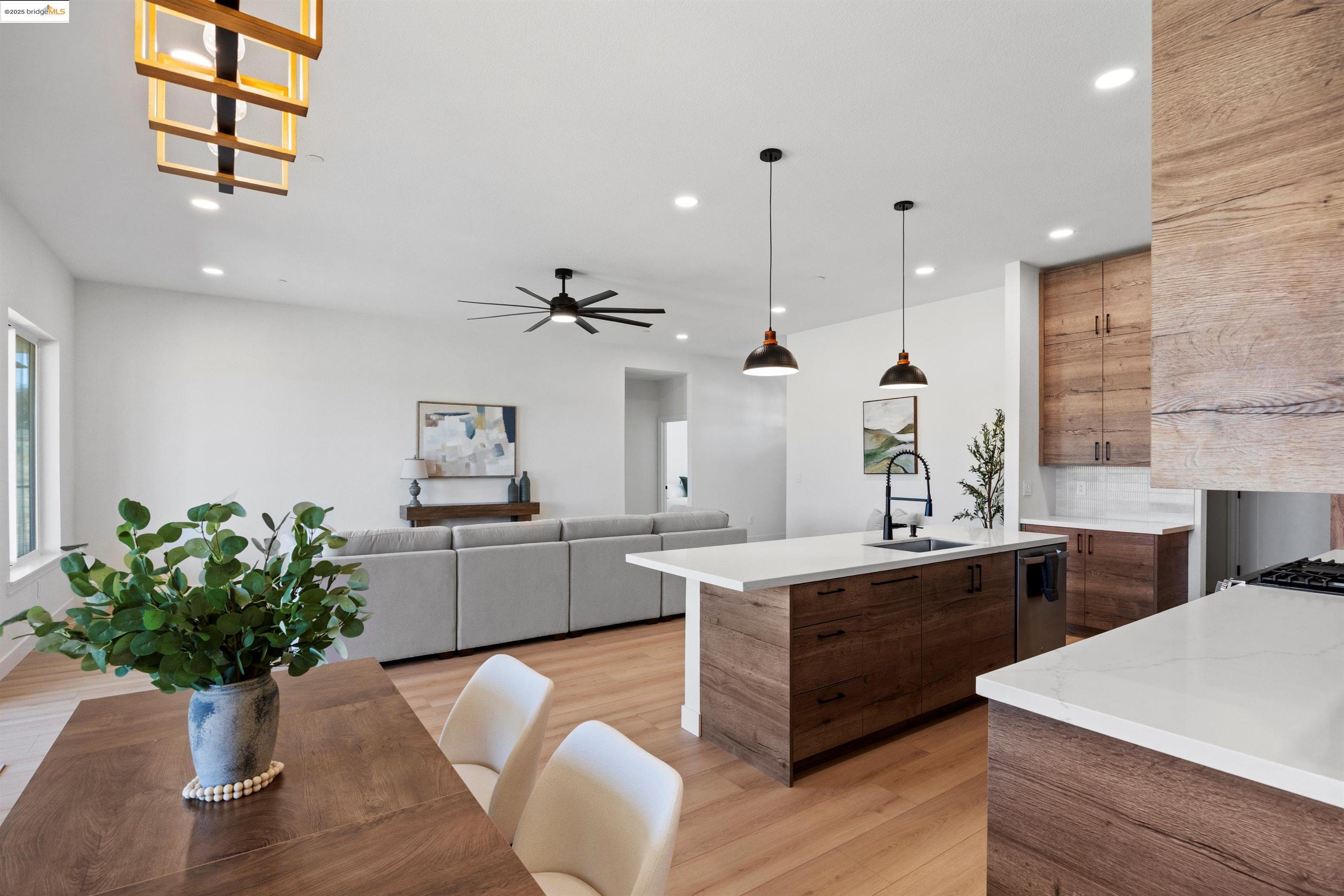 Detail Gallery Image 11 of 39 For 4510 Coyote Dr., Ione,  CA 95640 - 3 Beds | 2/1 Baths