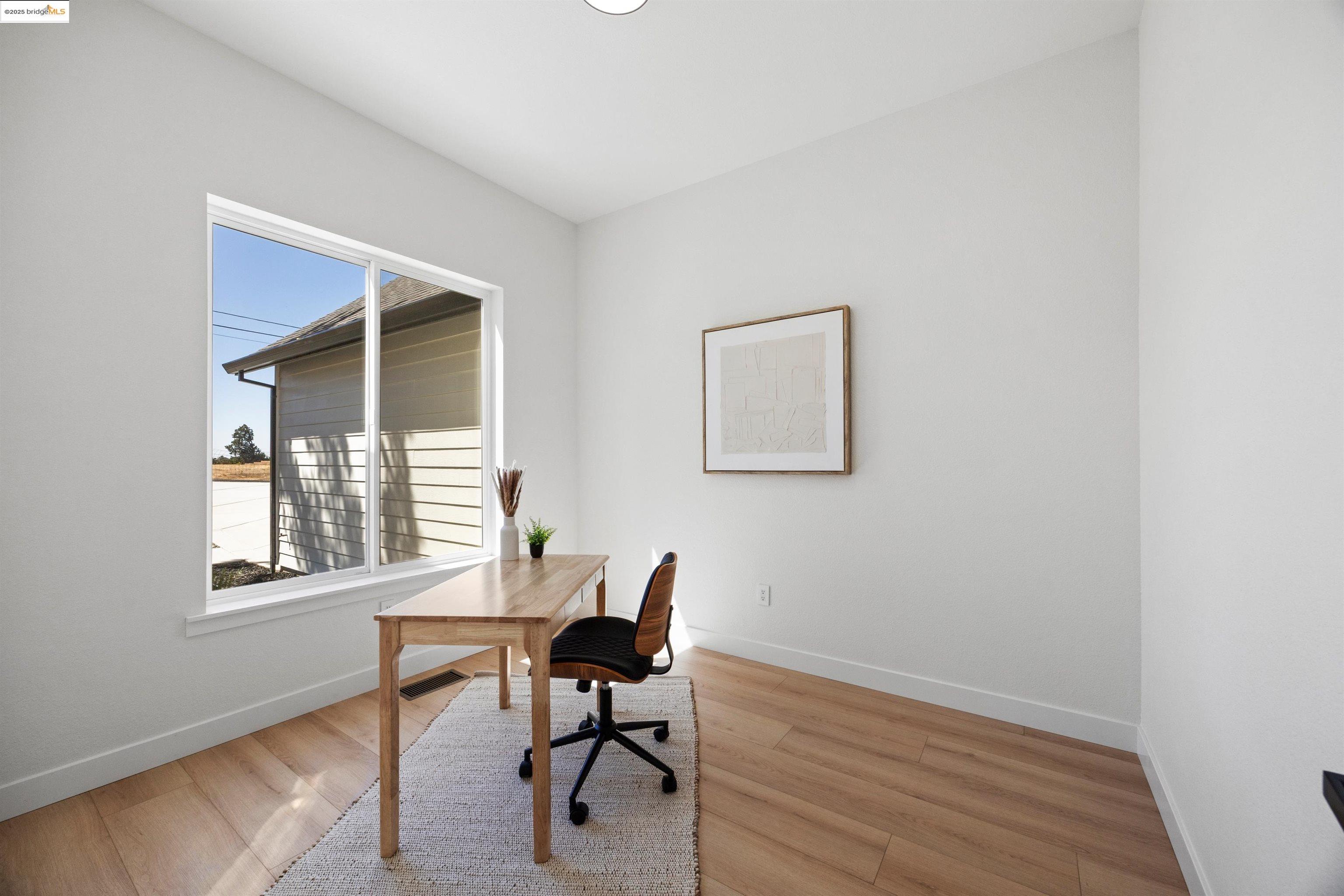 Detail Gallery Image 13 of 39 For 4510 Coyote Dr., Ione,  CA 95640 - 3 Beds | 2/1 Baths