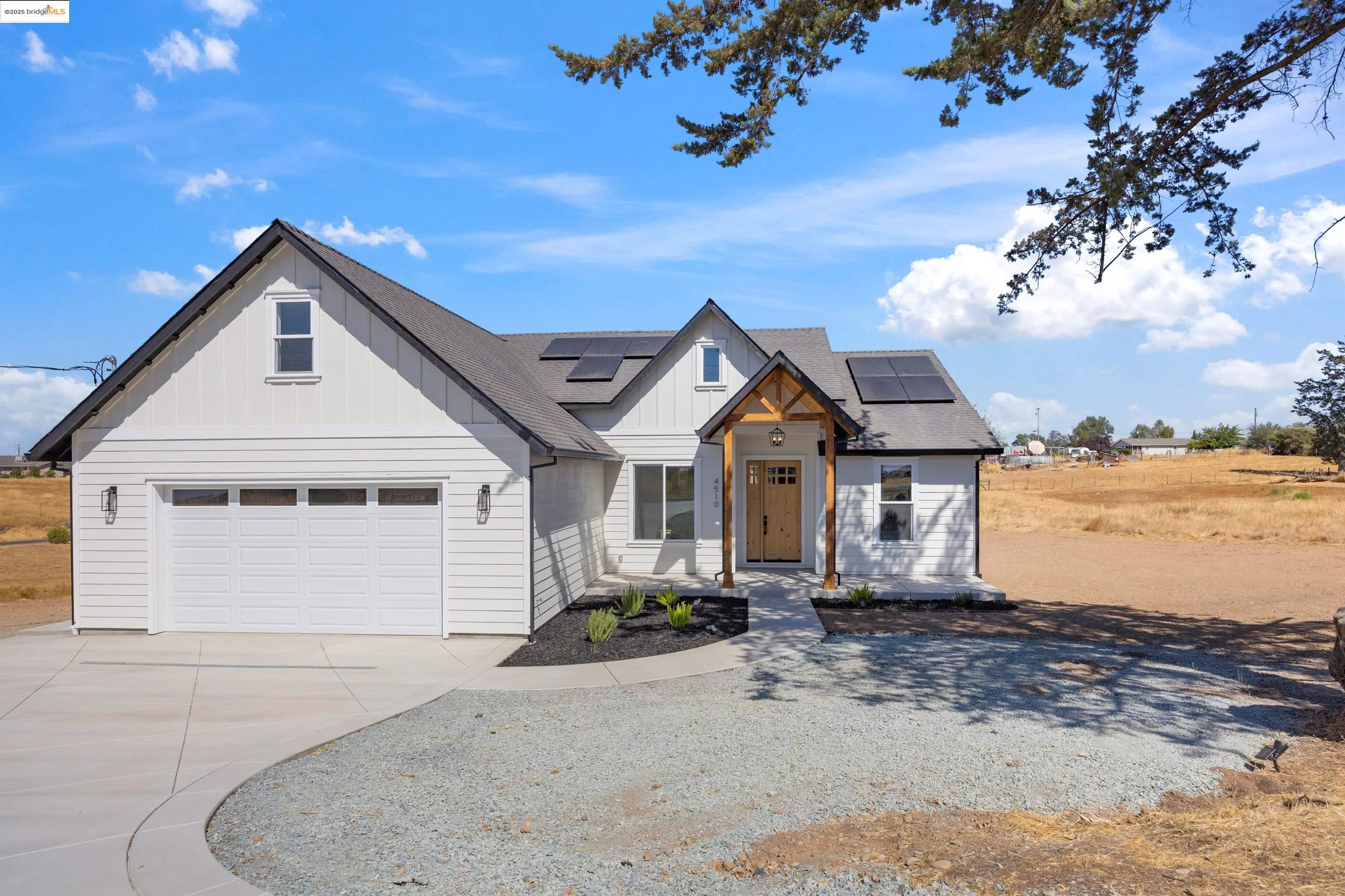 Detail Gallery Image 3 of 39 For 4510 Coyote Dr., Ione,  CA 95640 - 3 Beds | 2/1 Baths
