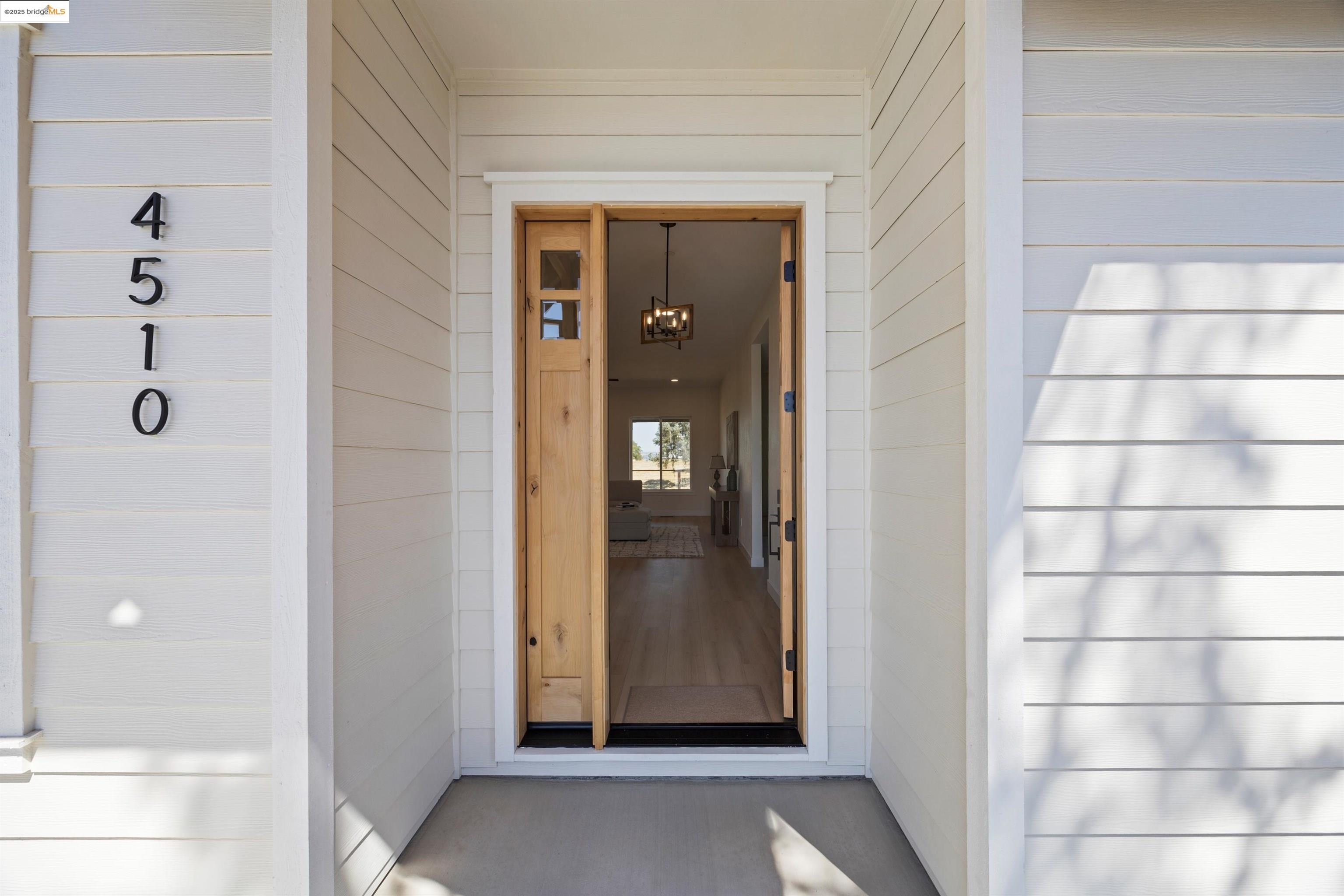 Detail Gallery Image 6 of 39 For 4510 Coyote Dr., Ione,  CA 95640 - 3 Beds | 2/1 Baths