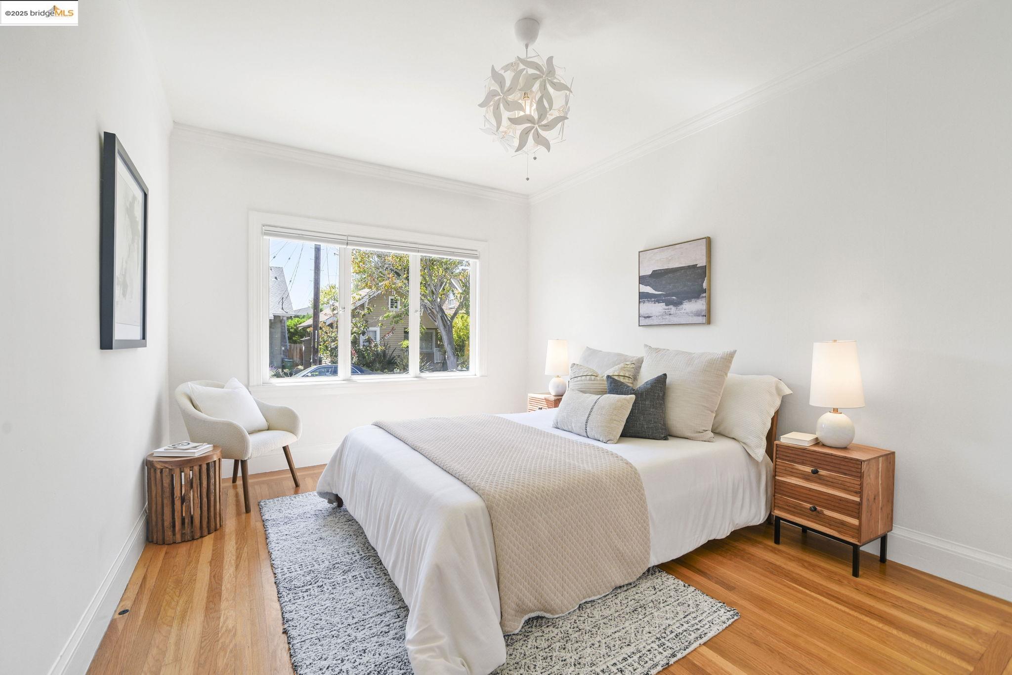 Detail Gallery Image 11 of 24 For 400 Avon Street #4,  Oakland,  CA 94618 - 2 Beds | 1 Baths