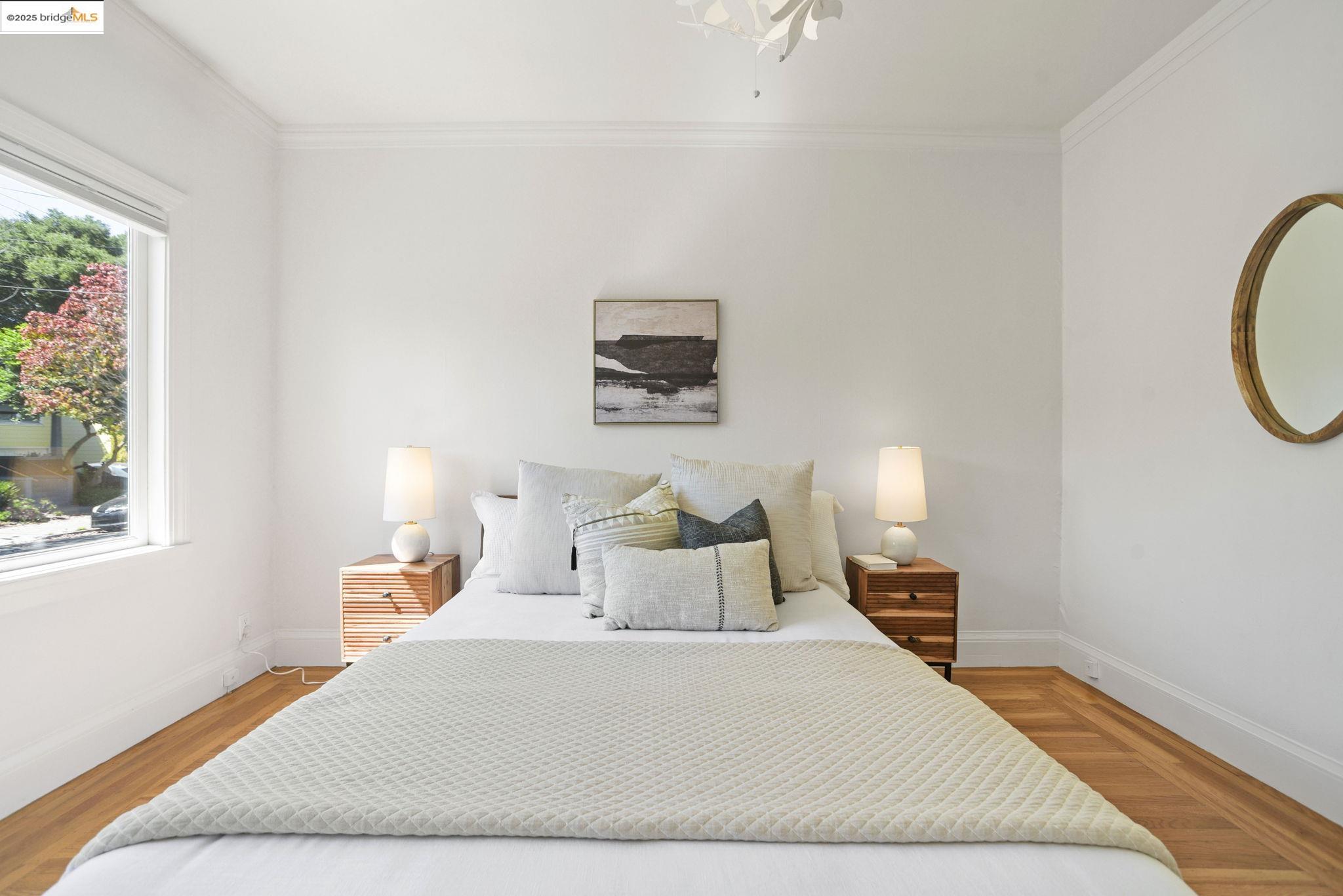 Detail Gallery Image 12 of 24 For 400 Avon Street #4,  Oakland,  CA 94618 - 2 Beds | 1 Baths