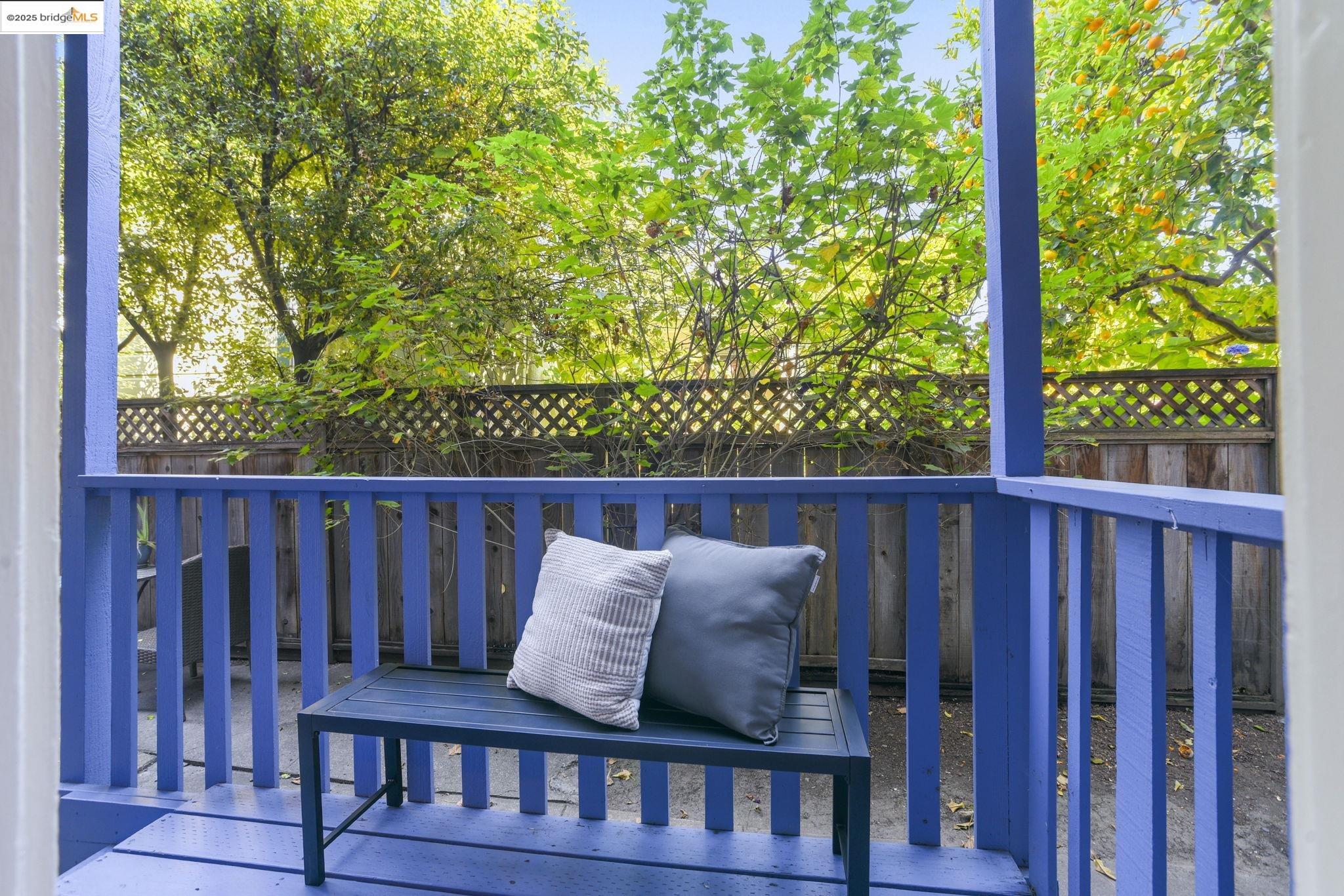 Detail Gallery Image 17 of 24 For 400 Avon Street #4,  Oakland,  CA 94618 - 2 Beds | 1 Baths