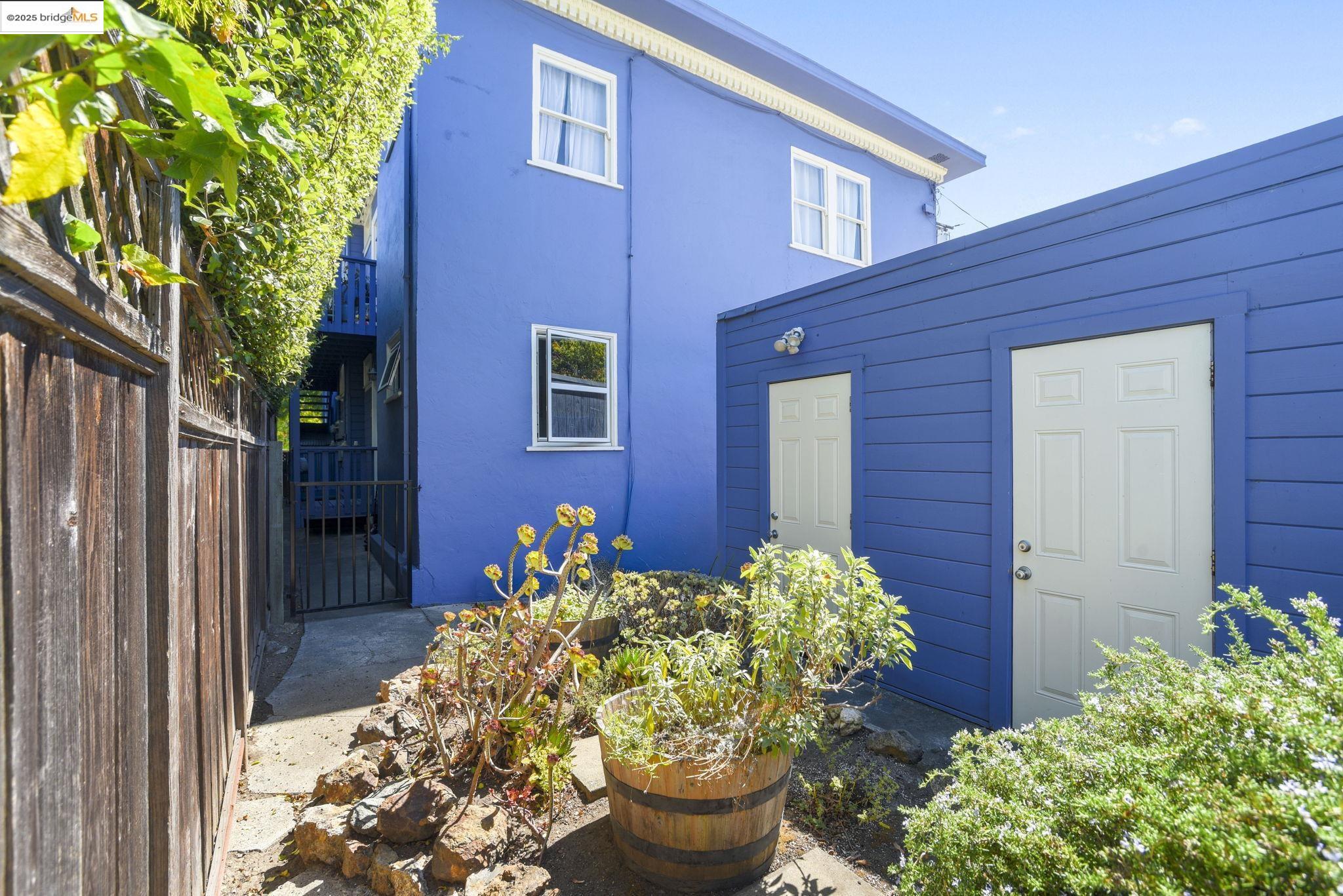 Detail Gallery Image 20 of 24 For 400 Avon Street #4,  Oakland,  CA 94618 - 2 Beds | 1 Baths