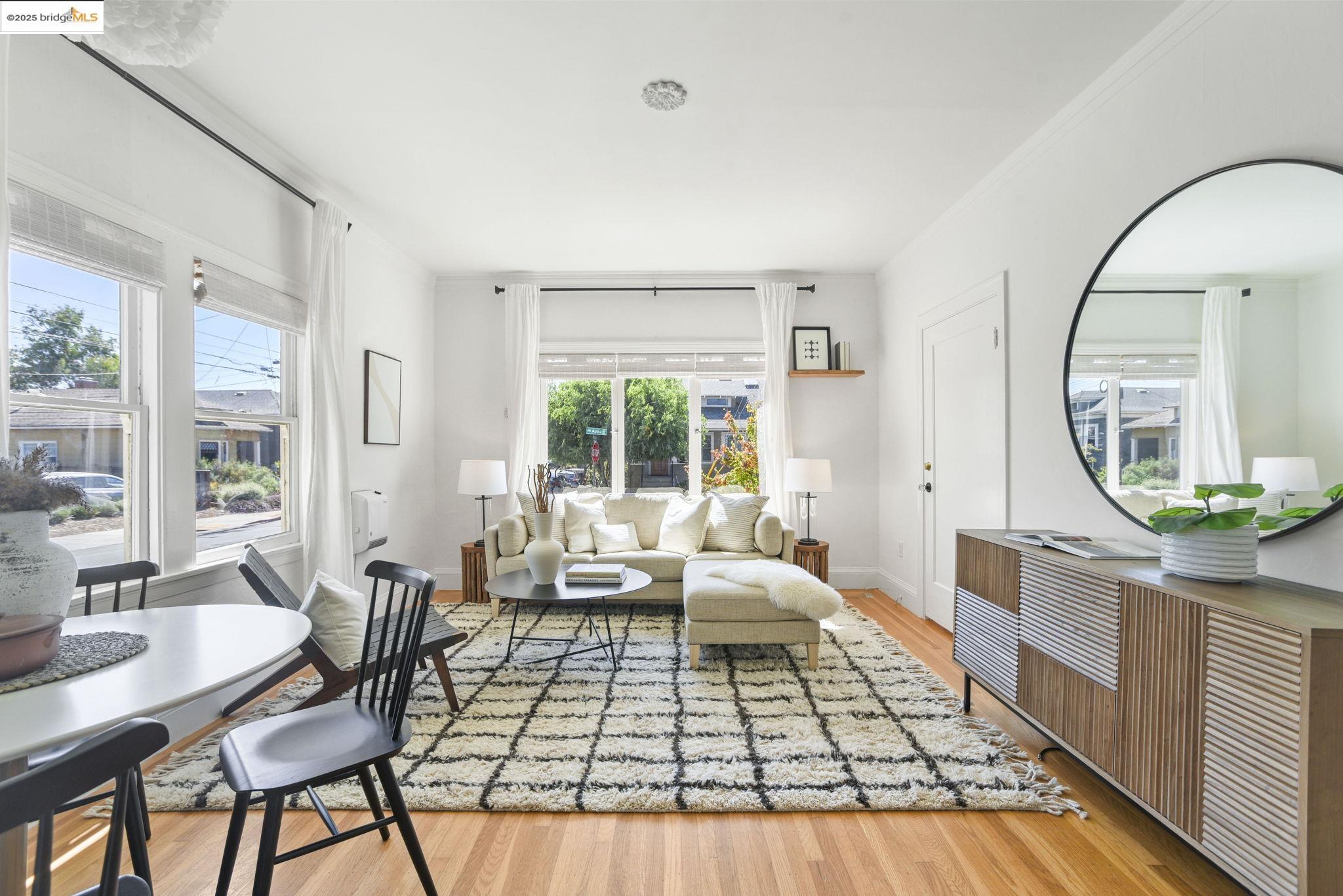 Detail Gallery Image 6 of 24 For 400 Avon Street #4,  Oakland,  CA 94618 - 2 Beds | 1 Baths