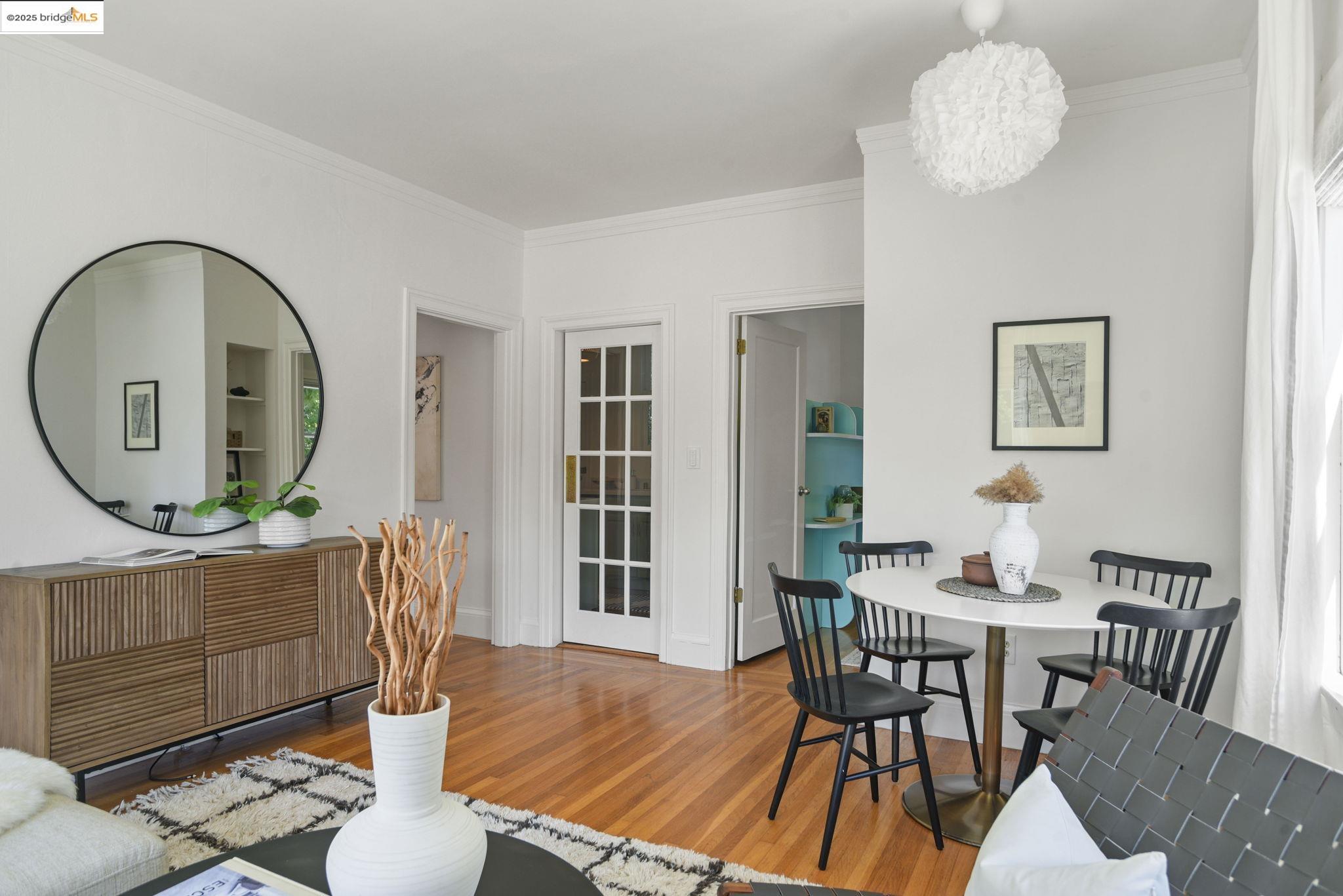 Detail Gallery Image 8 of 24 For 400 Avon Street #4,  Oakland,  CA 94618 - 2 Beds | 1 Baths