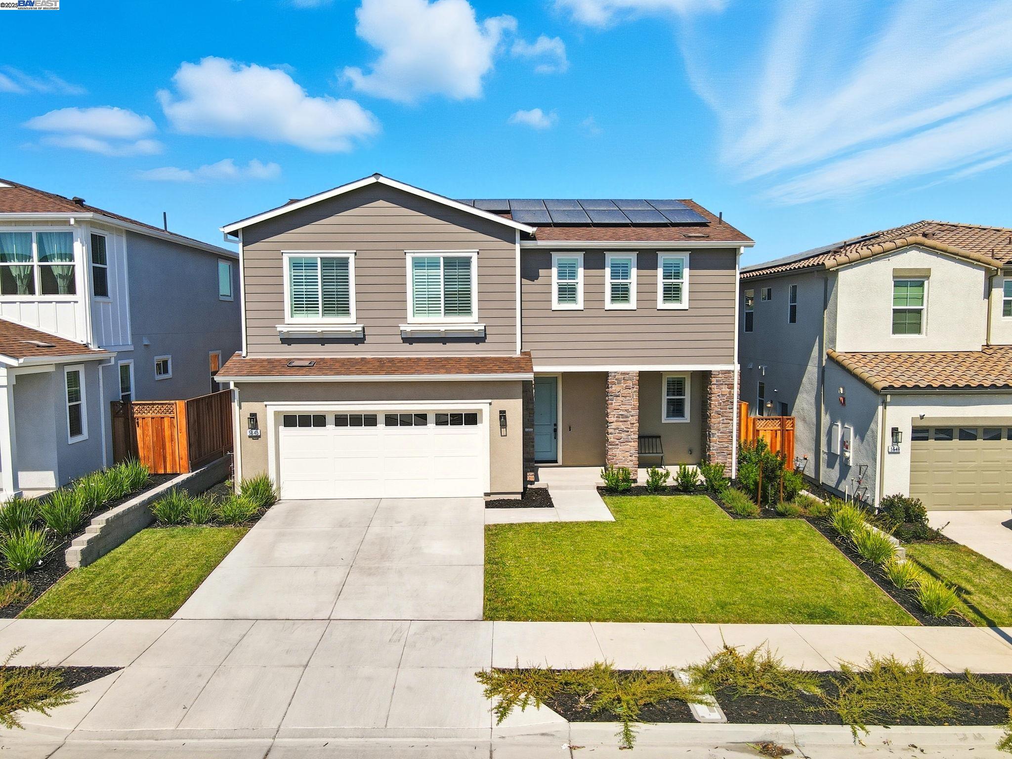 Detail Gallery Image 2 of 36 For 5645 Sierra Trail Way, Antioch,  CA 94531 - 4 Beds | 3/1 Baths