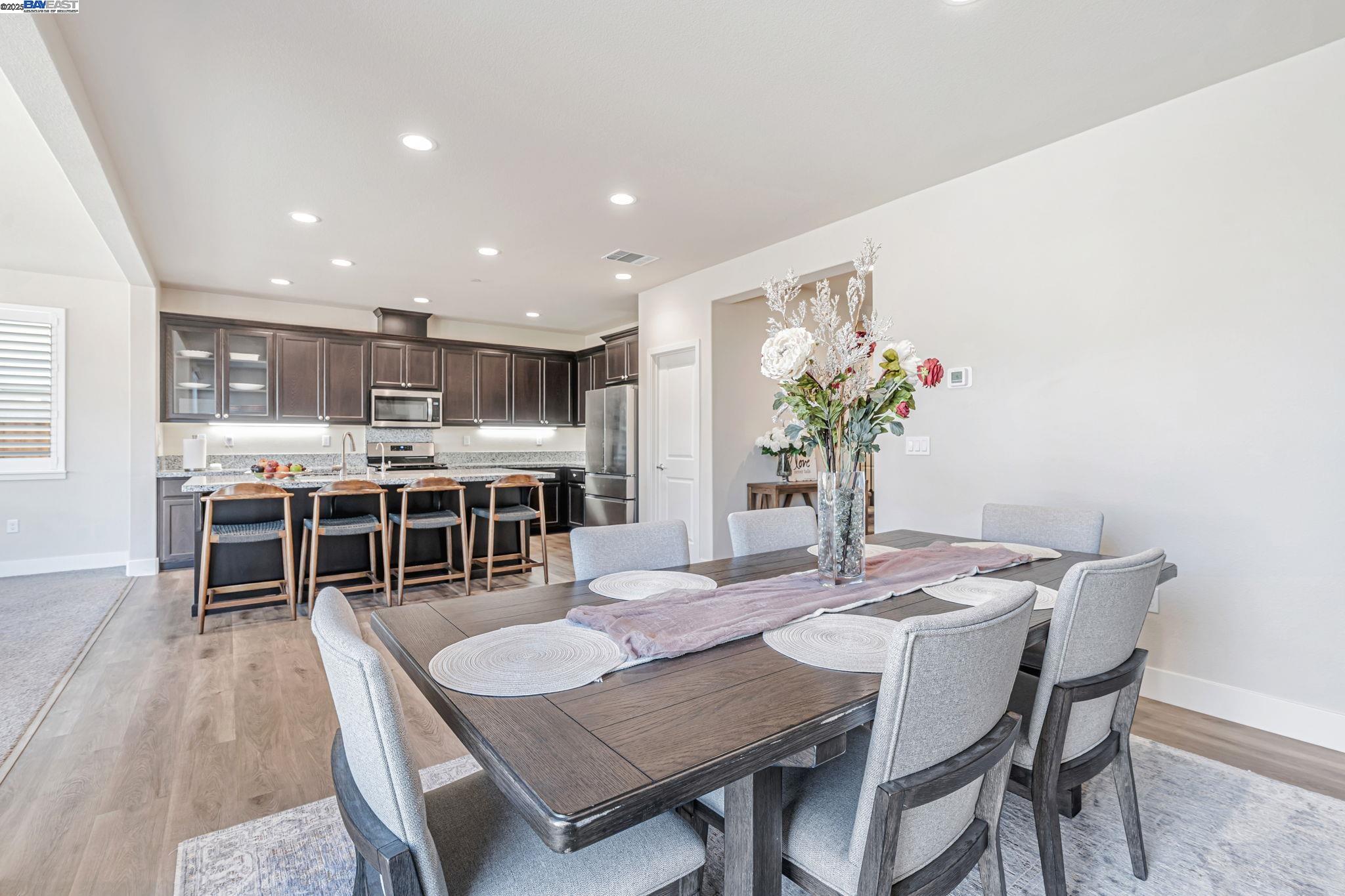 Detail Gallery Image 20 of 36 For 5645 Sierra Trail Way, Antioch,  CA 94531 - 4 Beds | 3/1 Baths