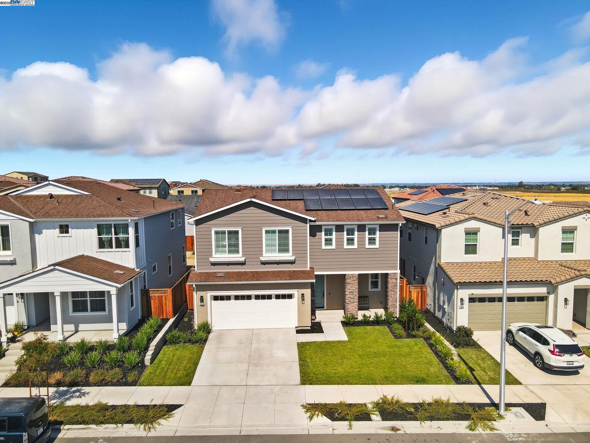 Detail Gallery Image 3 of 36 For 5645 Sierra Trail Way, Antioch,  CA 94531 - 4 Beds | 3/1 Baths