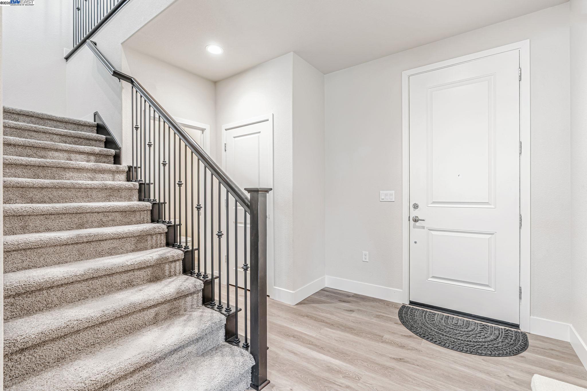 Detail Gallery Image 21 of 36 For 5645 Sierra Trail Way, Antioch,  CA 94531 - 4 Beds | 3/1 Baths