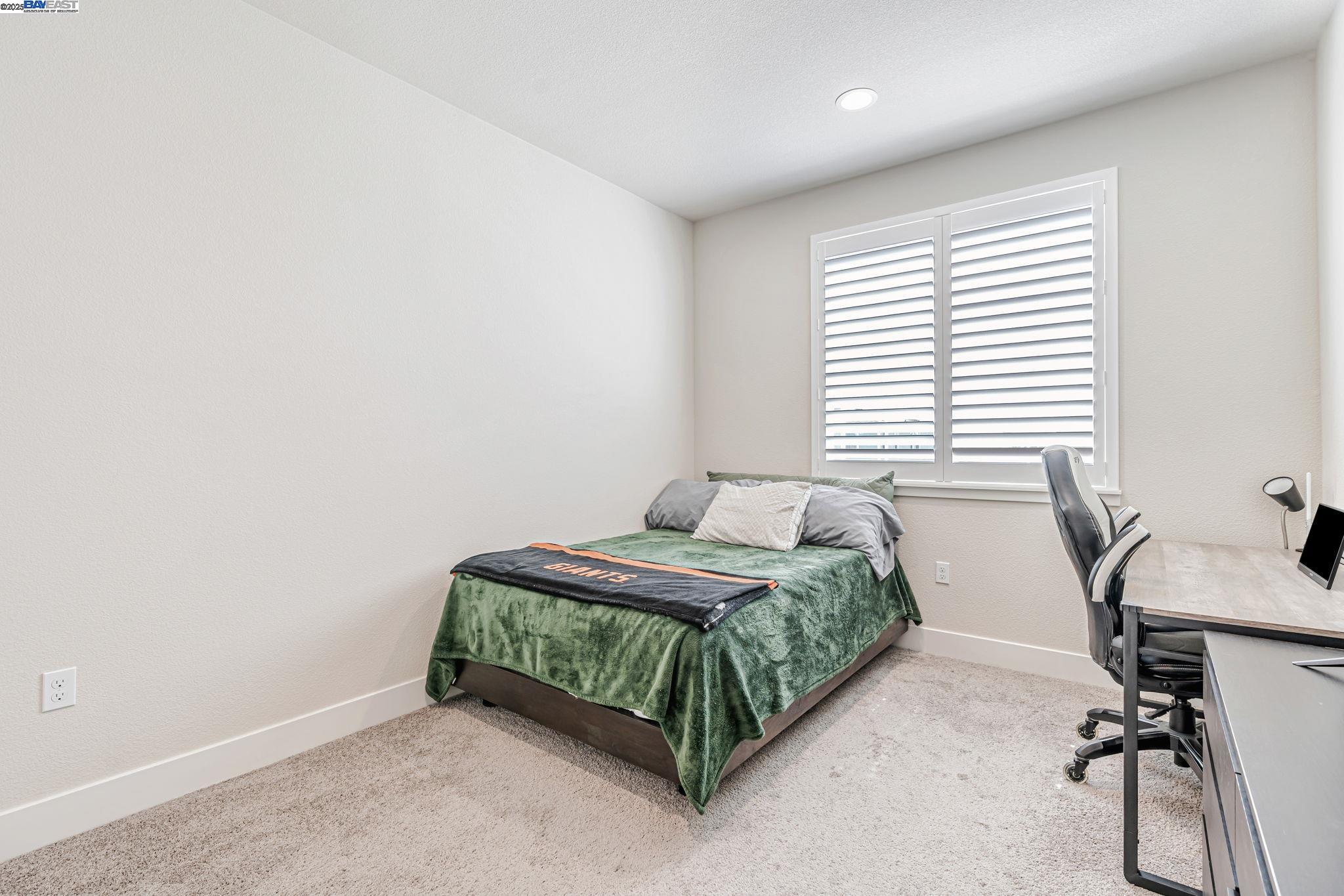 Detail Gallery Image 24 of 36 For 5645 Sierra Trail Way, Antioch,  CA 94531 - 4 Beds | 3/1 Baths