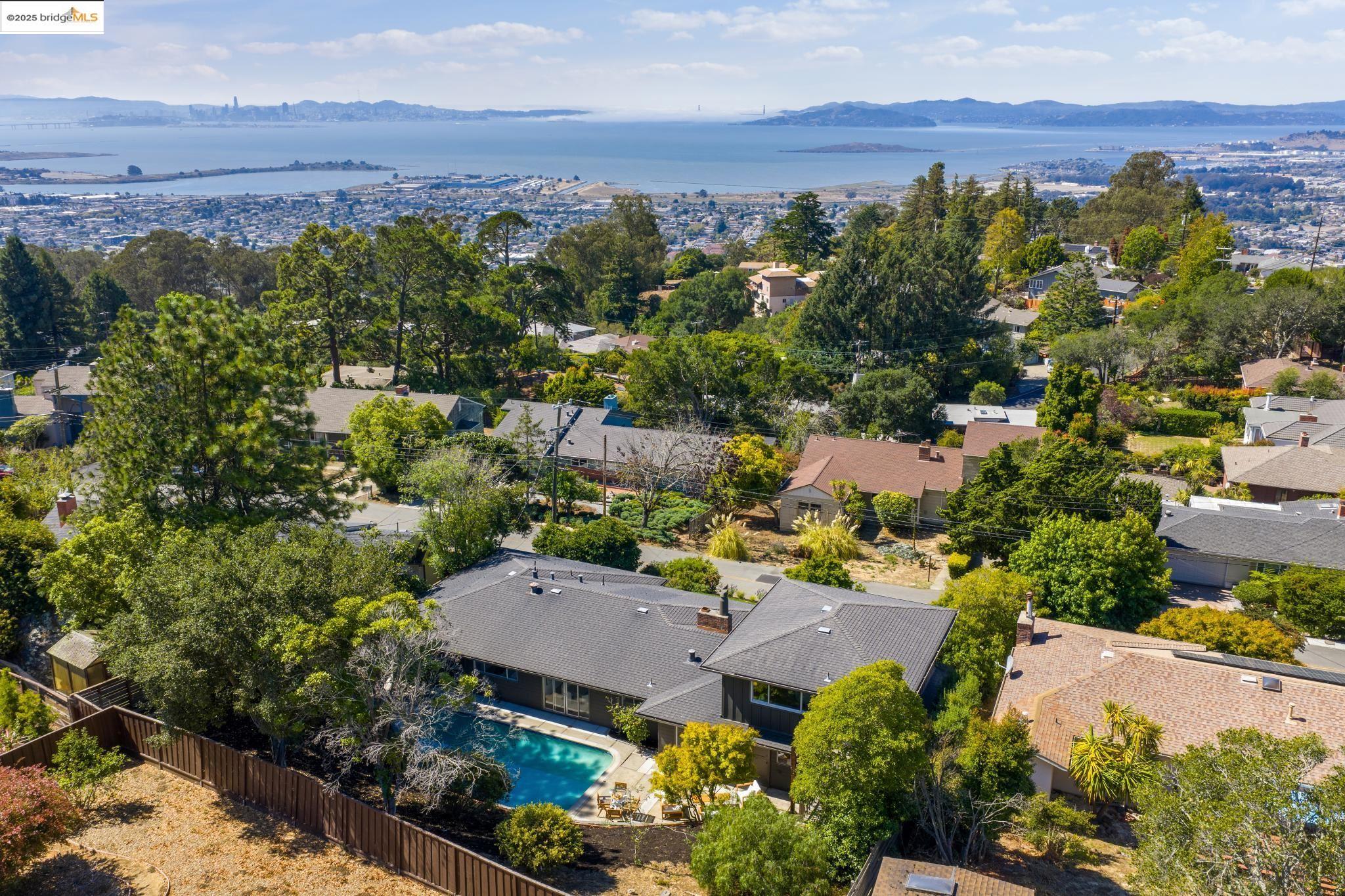 Detail Gallery Image 4 of 53 For 1230 Brewster Dr., El Cerrito,  CA 94530 - 4 Beds | 2 Baths