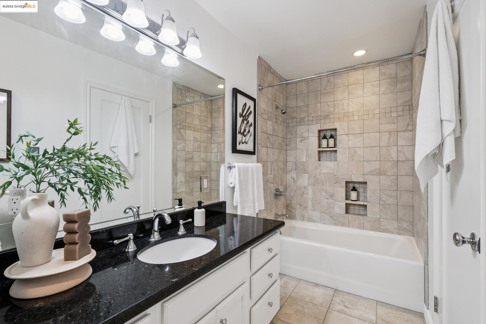 Detail Gallery Image 32 of 53 For 1230 Brewster Dr., El Cerrito,  CA 94530 - 4 Beds | 2 Baths
