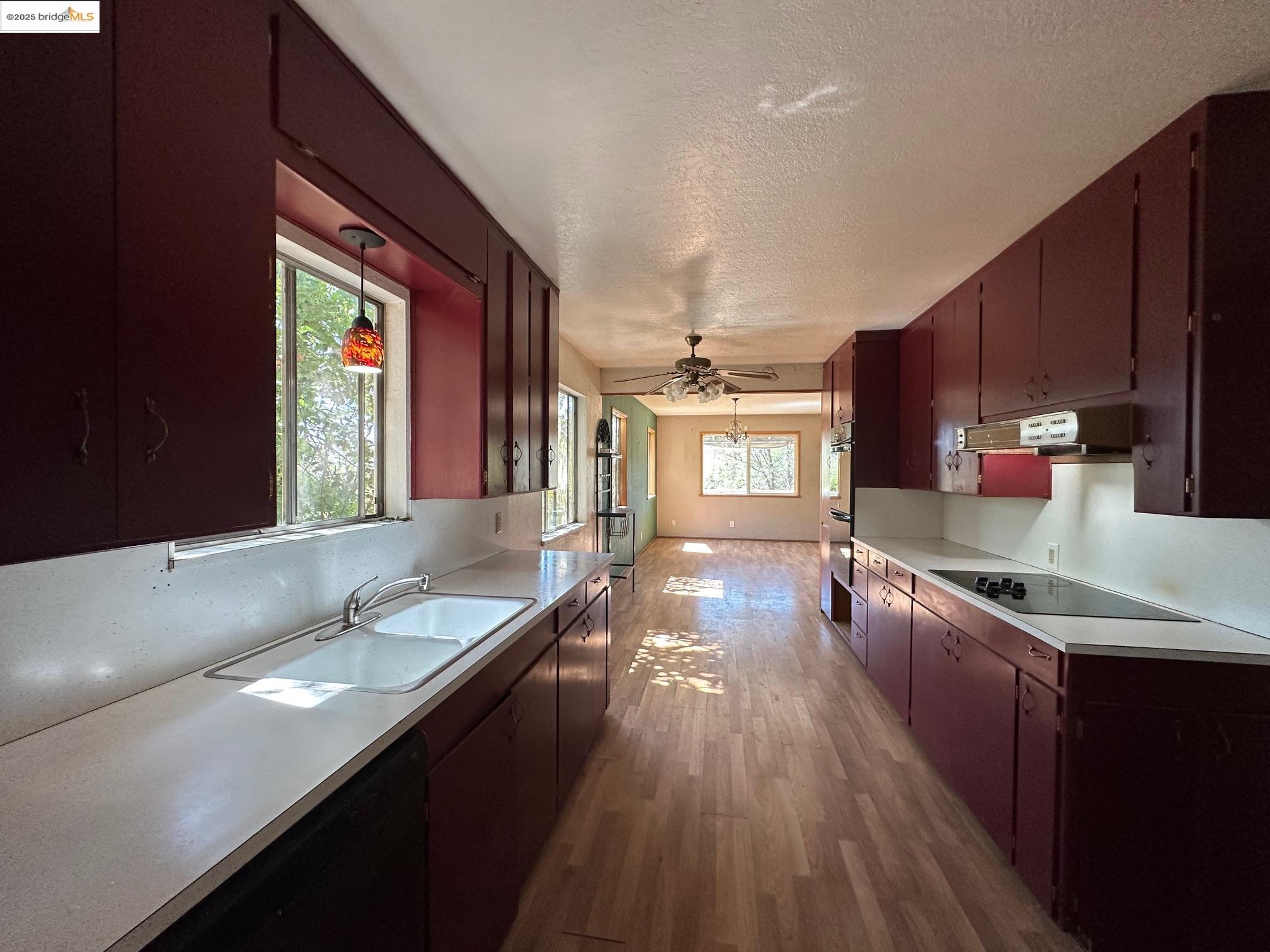 Detail Gallery Image 10 of 39 For 20215 Peaceful Oak Road, Sonora,  CA 95370 - 3 Beds | 2/1 Baths