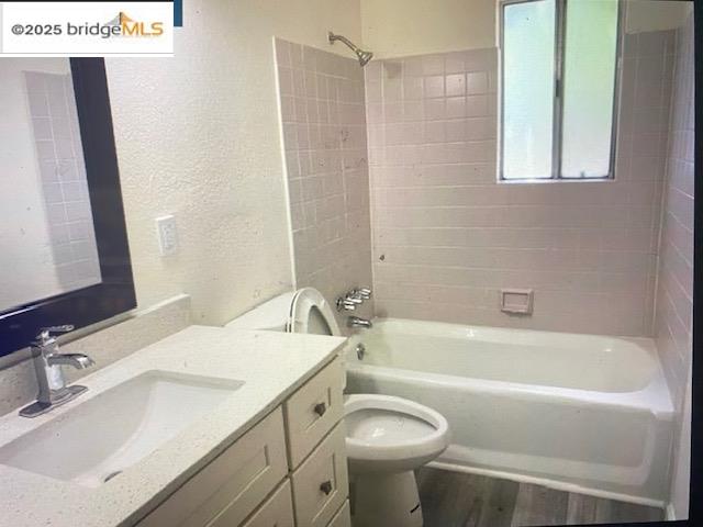 Detail Gallery Image 7 of 10 For 230 Cleaveland Rd, Pleasant Hill,  CA 94523 - 3 Beds | 1 Baths