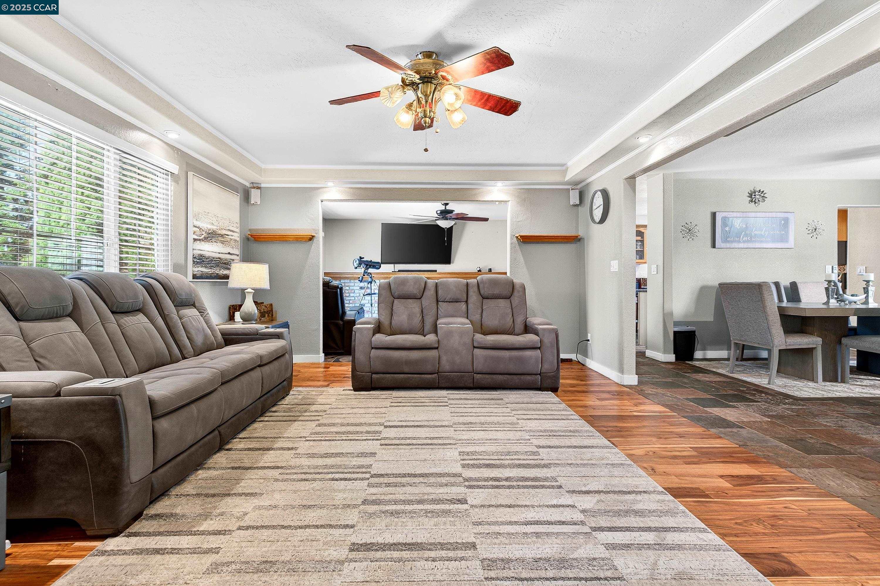 Detail Gallery Image 12 of 34 For 2377 Hilliard Cir, Antioch,  CA 94509 - 3 Beds | 2 Baths
