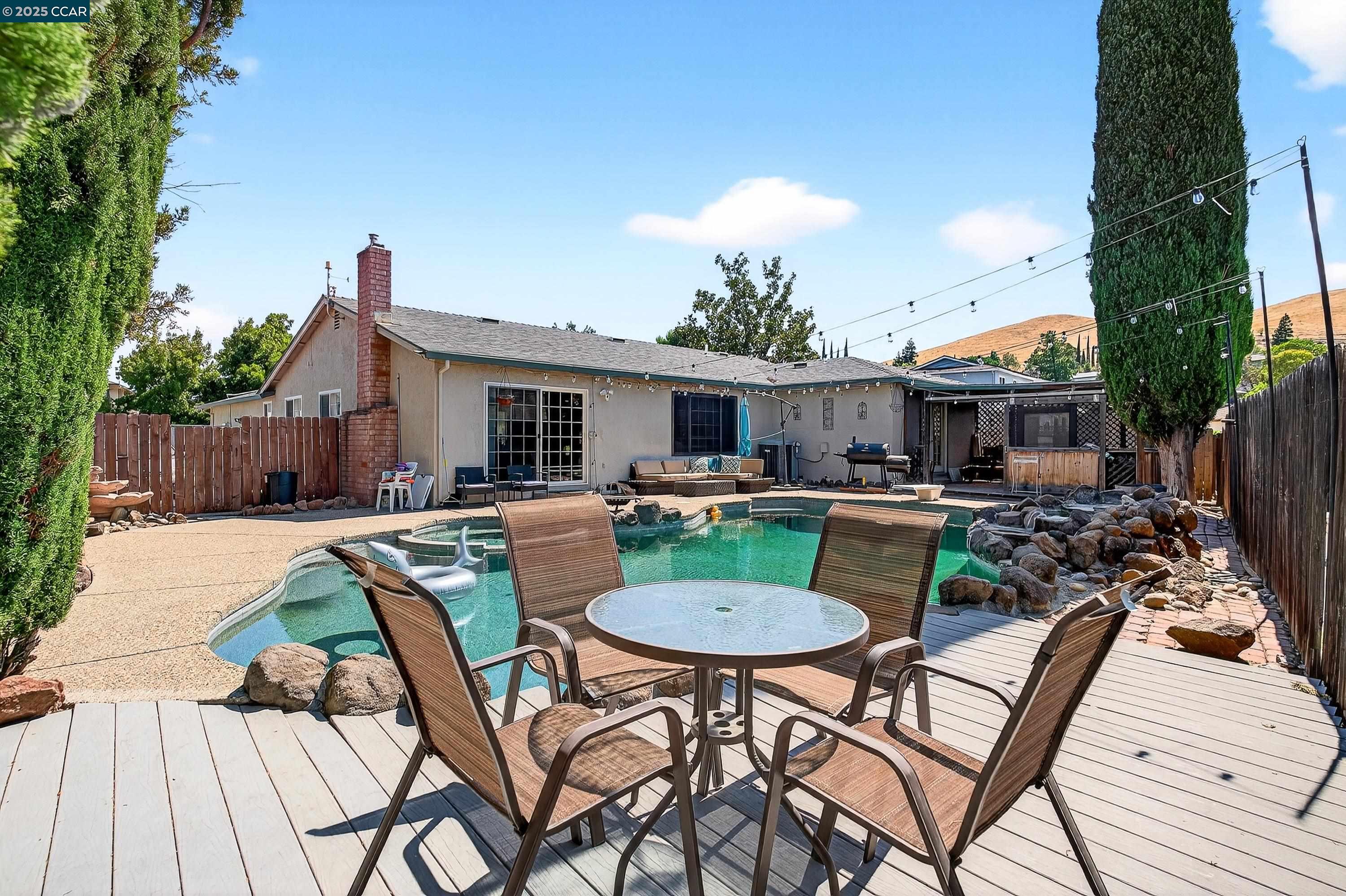 Detail Gallery Image 26 of 34 For 2377 Hilliard Cir, Antioch,  CA 94509 - 3 Beds | 2 Baths
