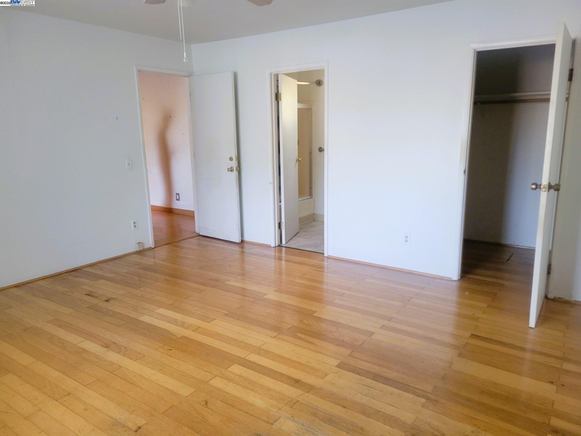 Detail Gallery Image 3 of 6 For 1913 W Middlefield Rd, Mountain View,  CA 94043 - 3 Beds | 2 Baths